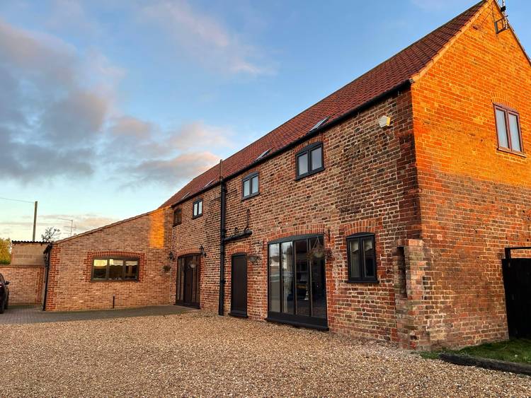 4 bedroom detached house