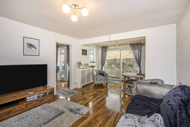 3 bedroom semi-detached house