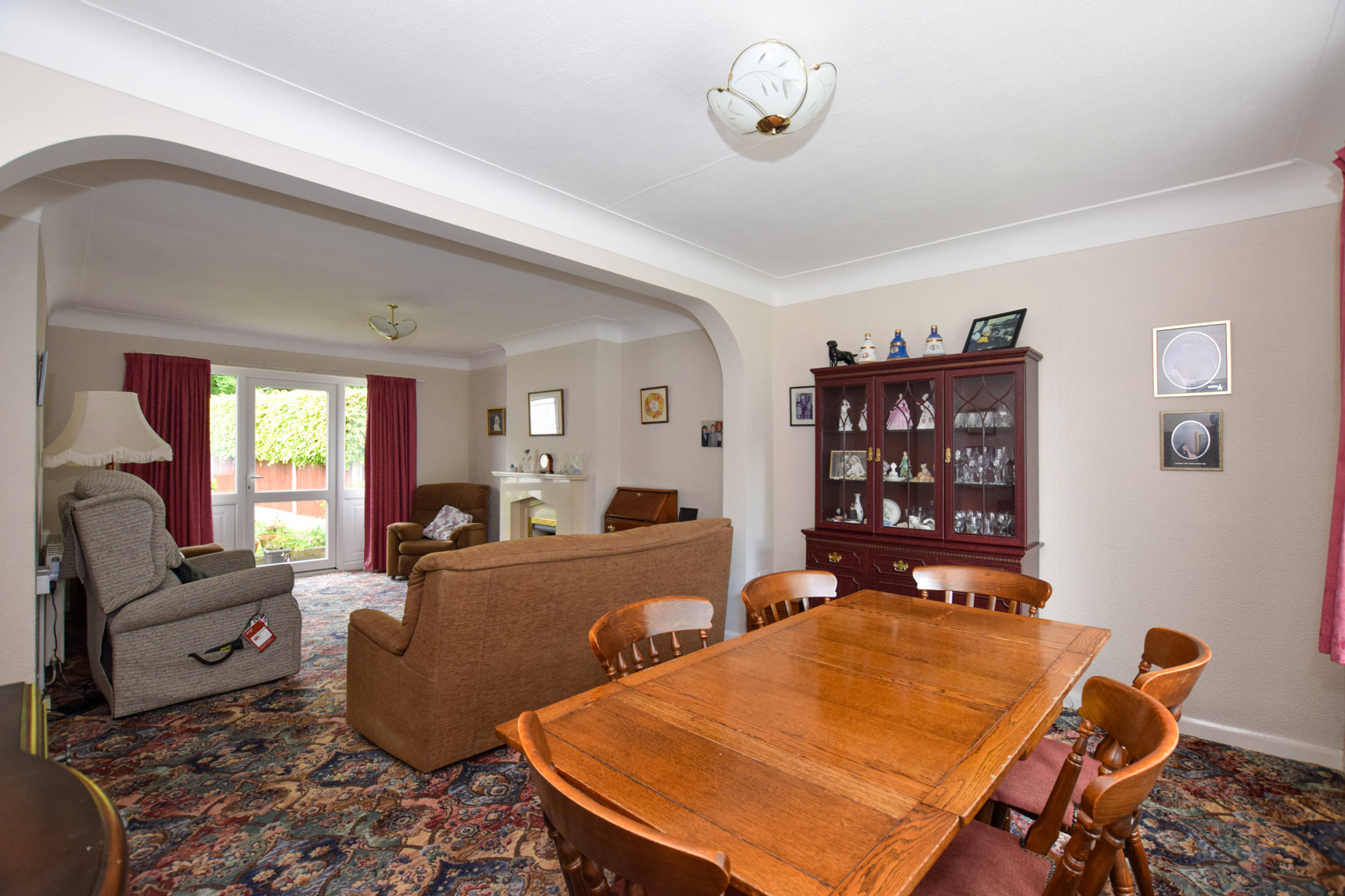 Lounge/Dining Room