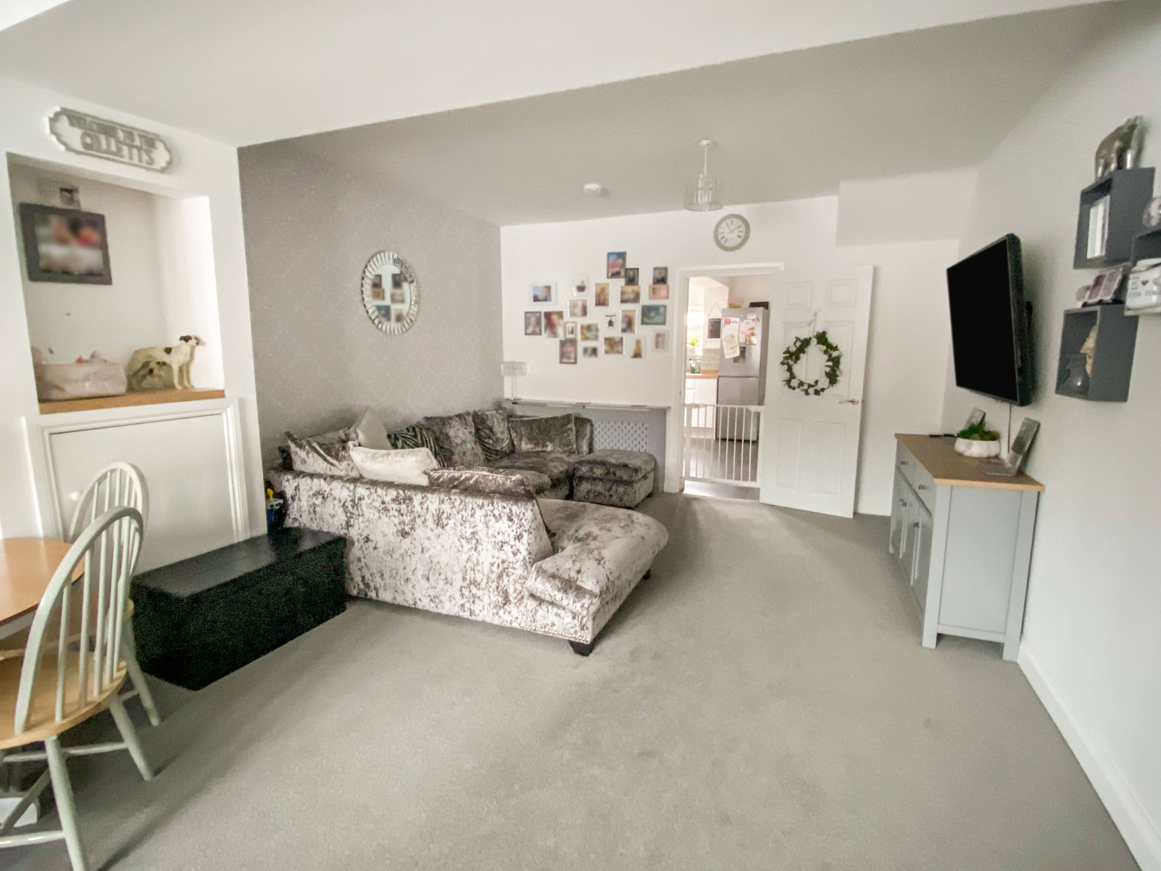 Lounge/Dining Room