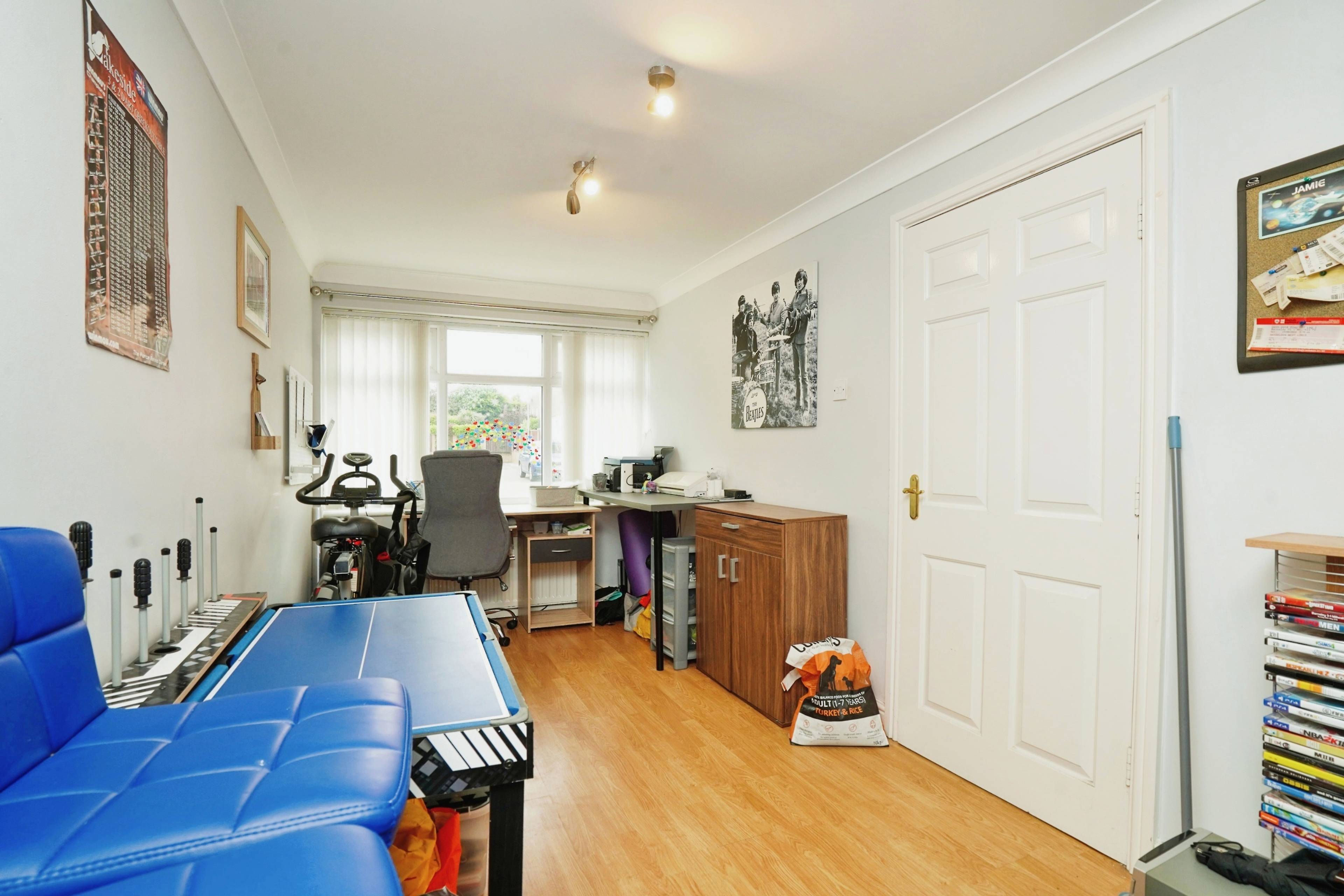 Living Room/Bedroom
