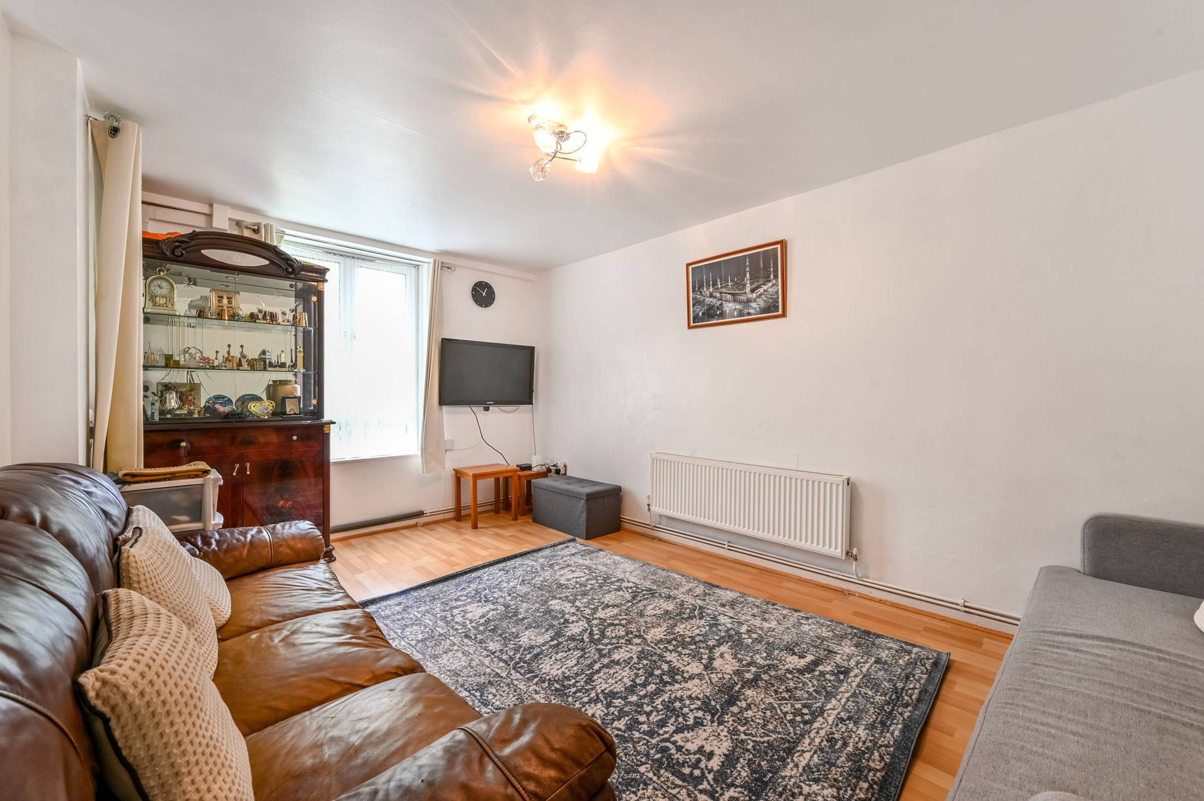 Living Room/Bedroom