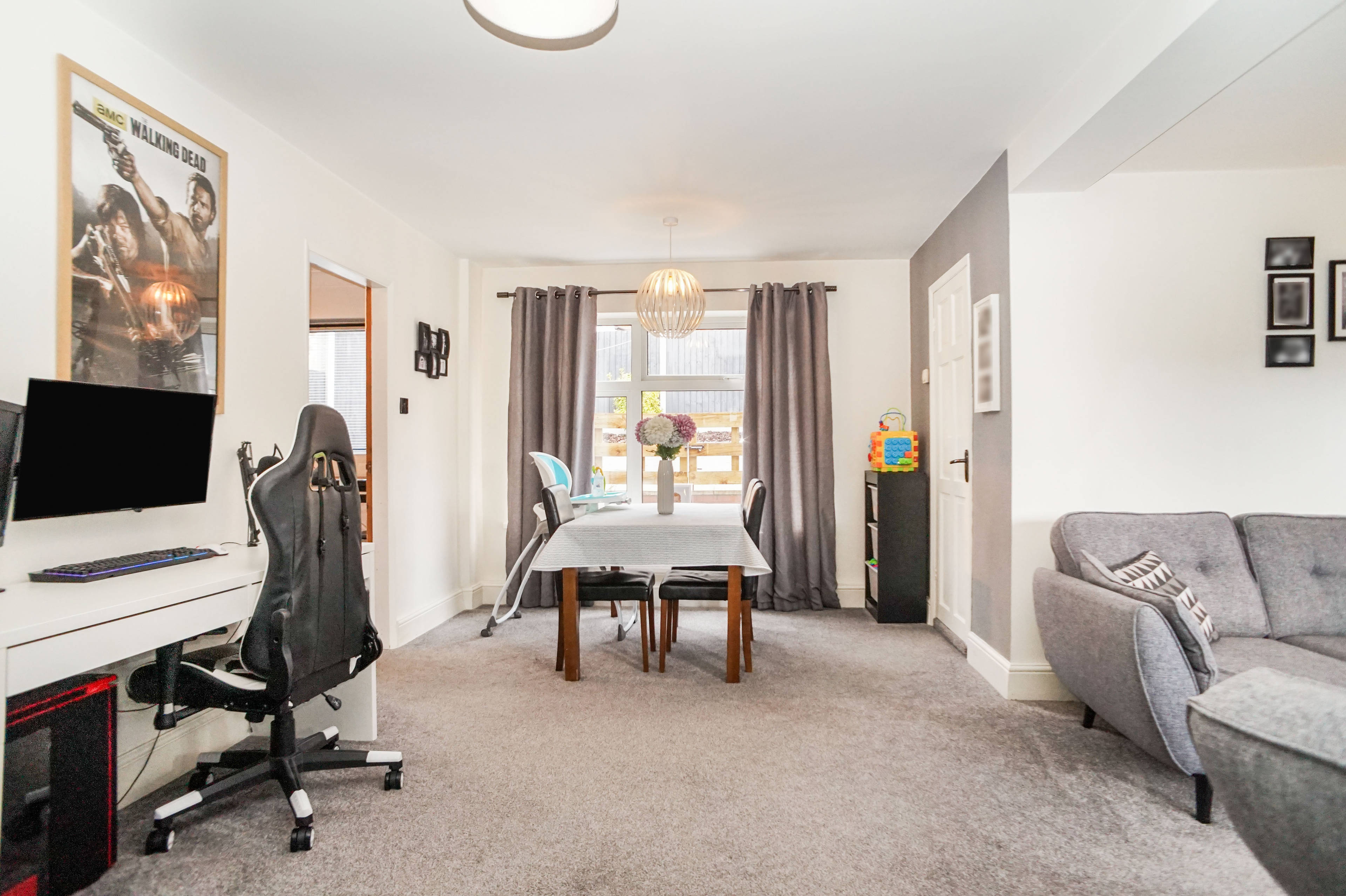 Lounge/Dining Room
