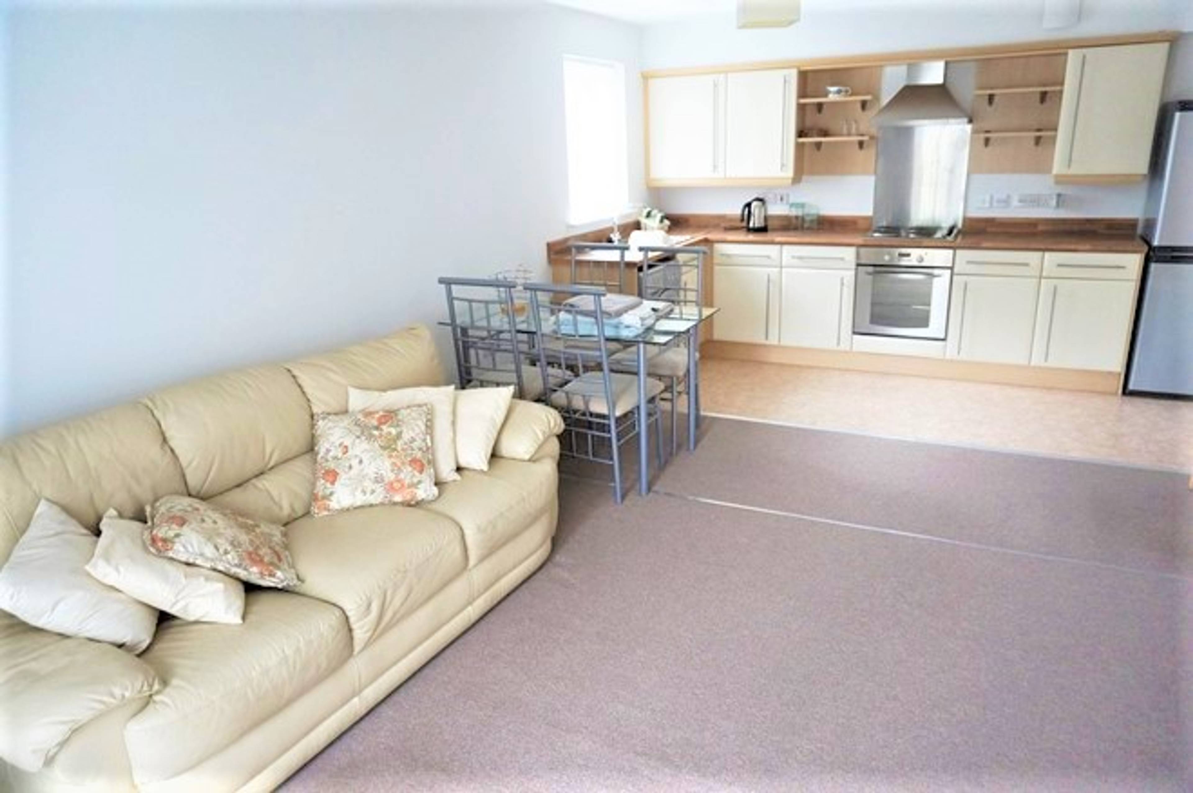 Lounge / Kitchen