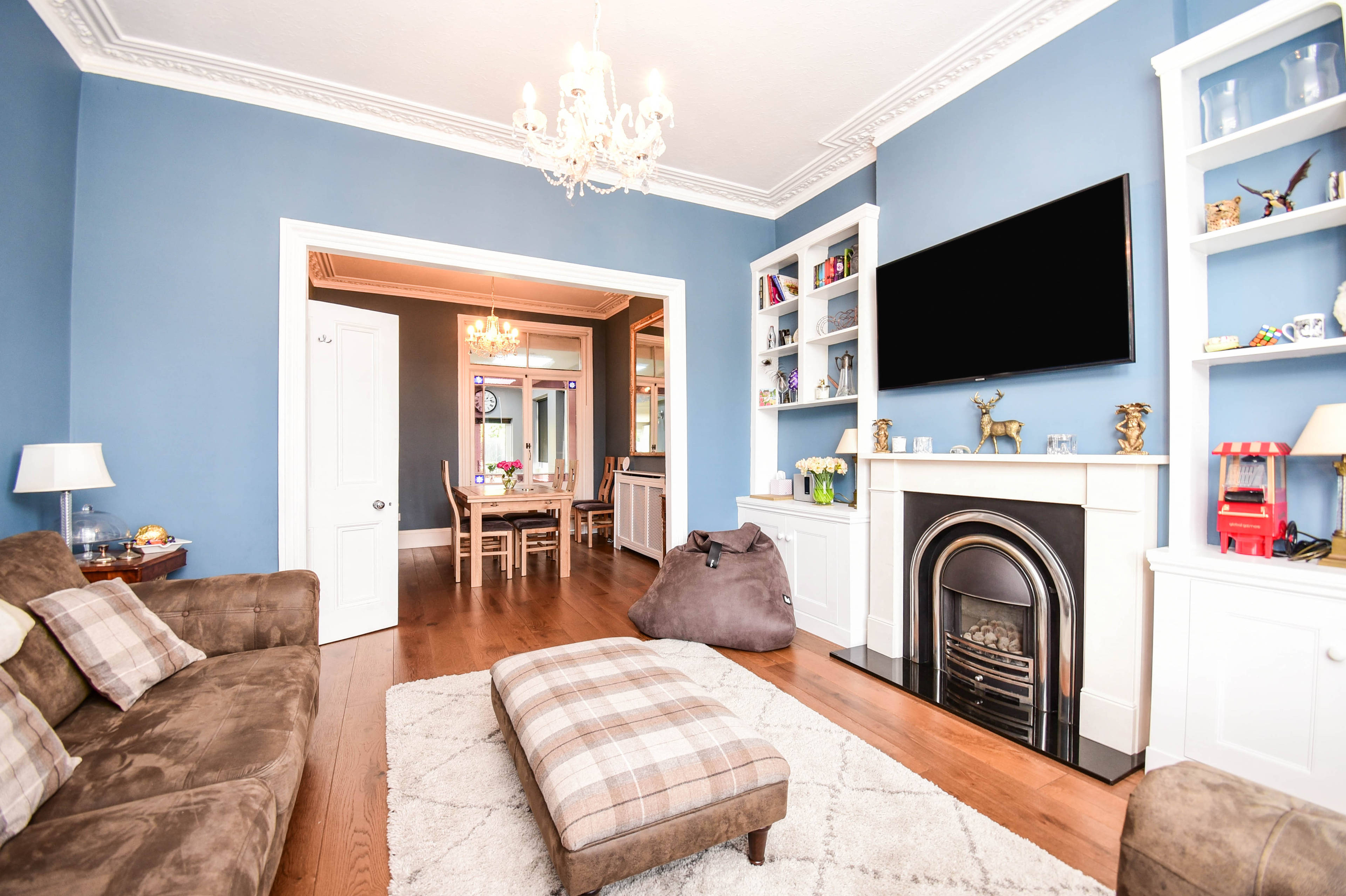 Lounge/Dining Room