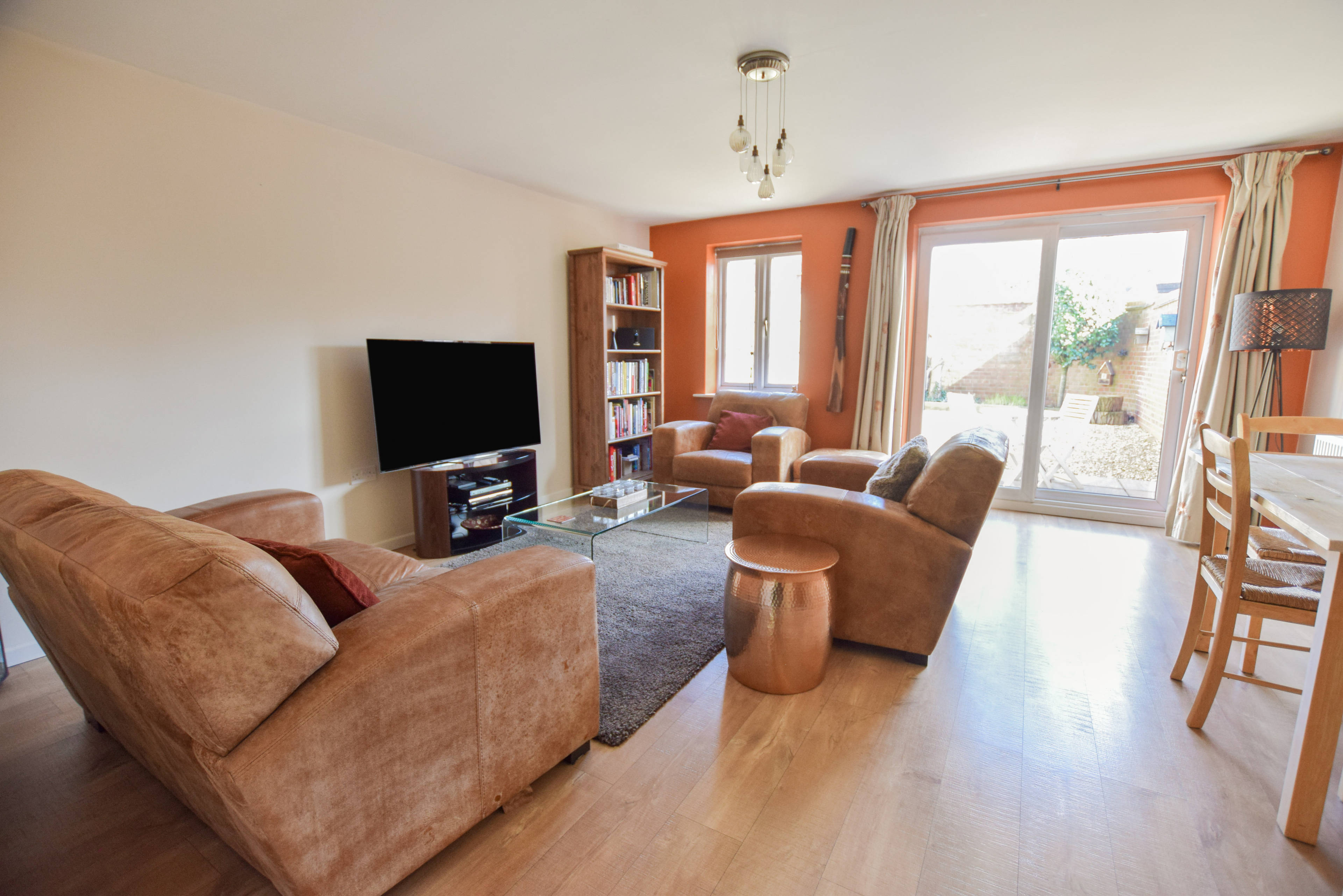 Lounge/Dining Room