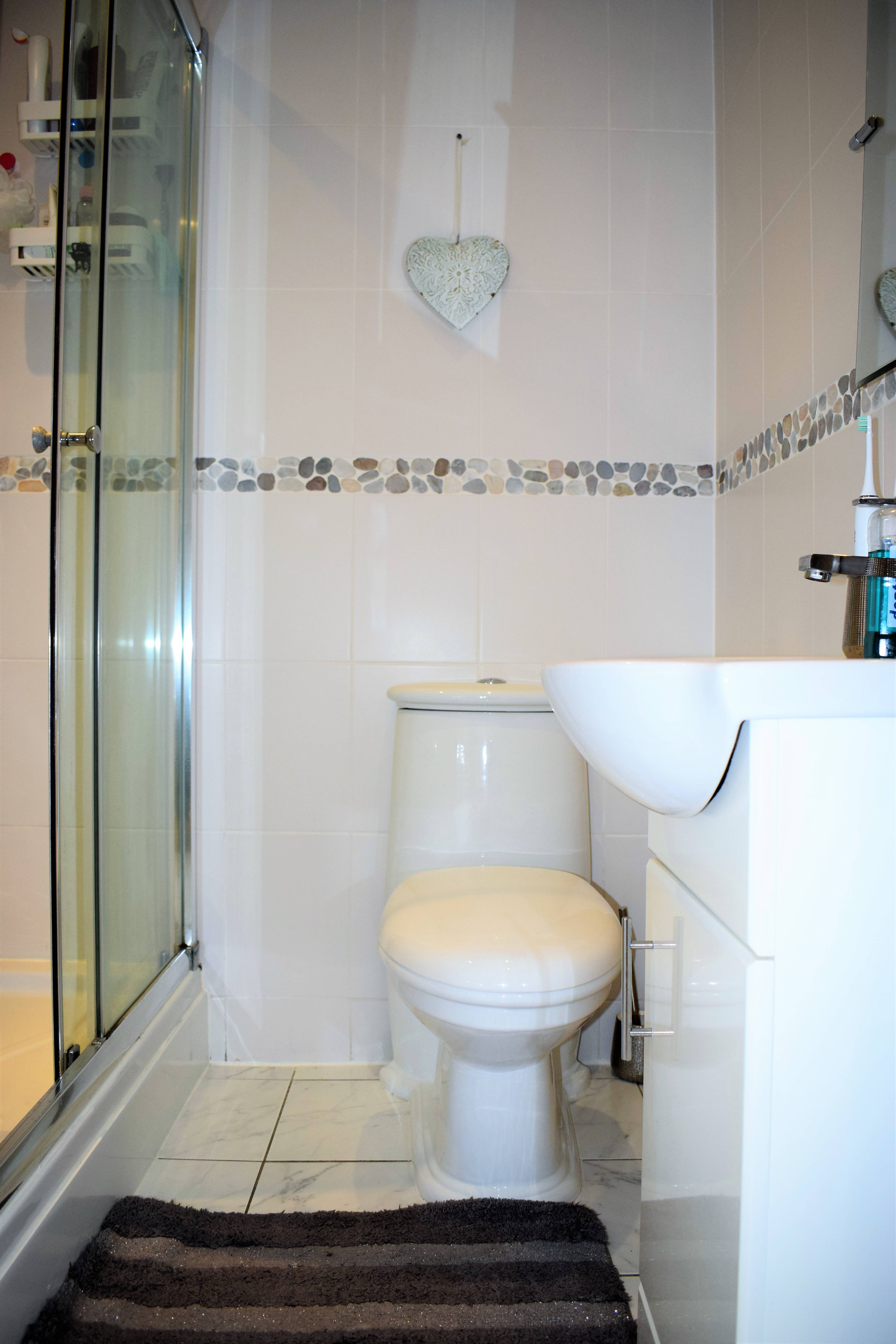 Annexe Shower Room