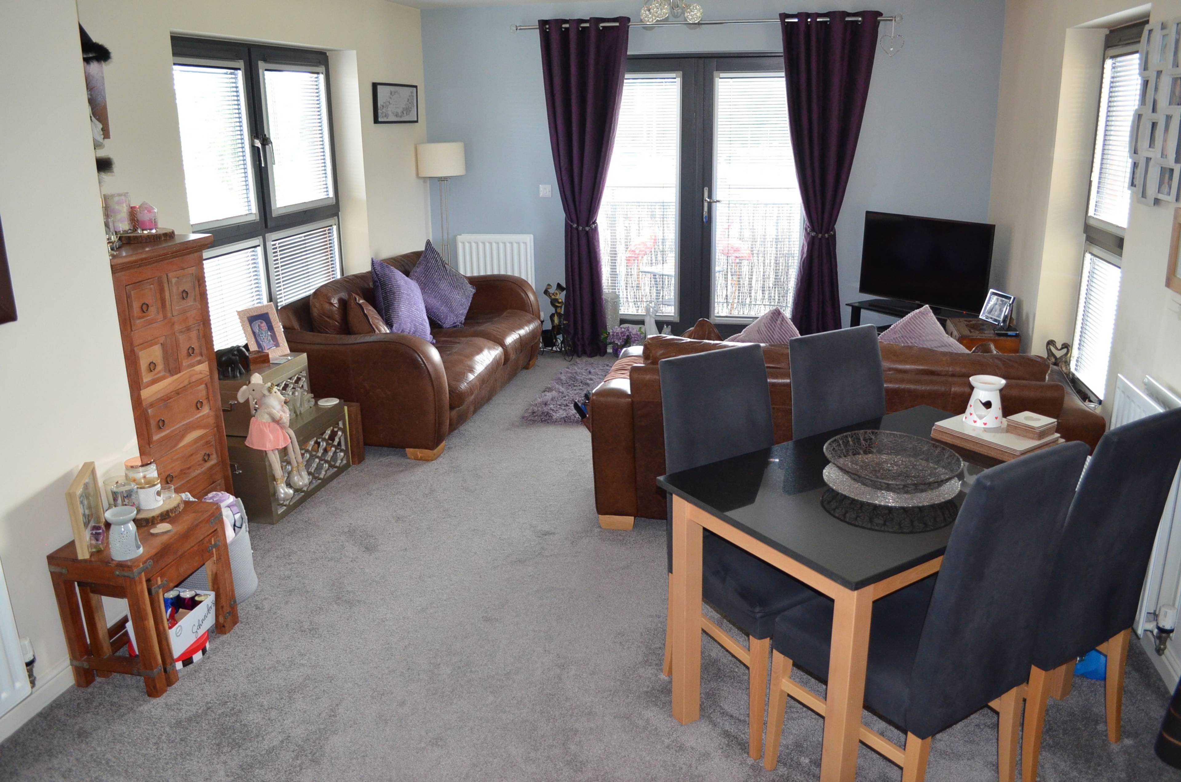 Lounge/Dining Room