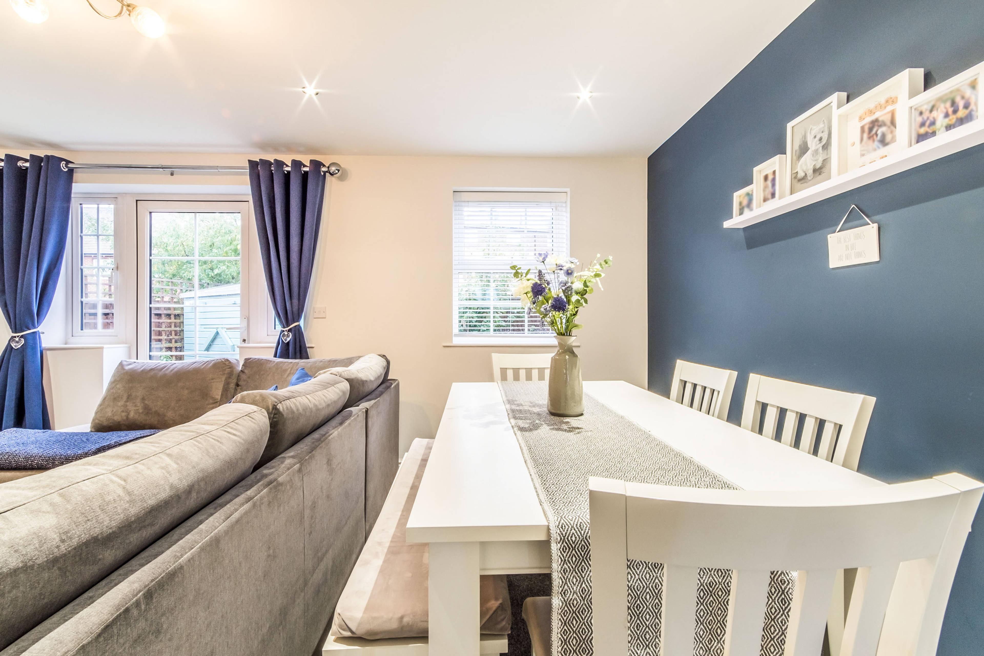 Lounge/Dining Room