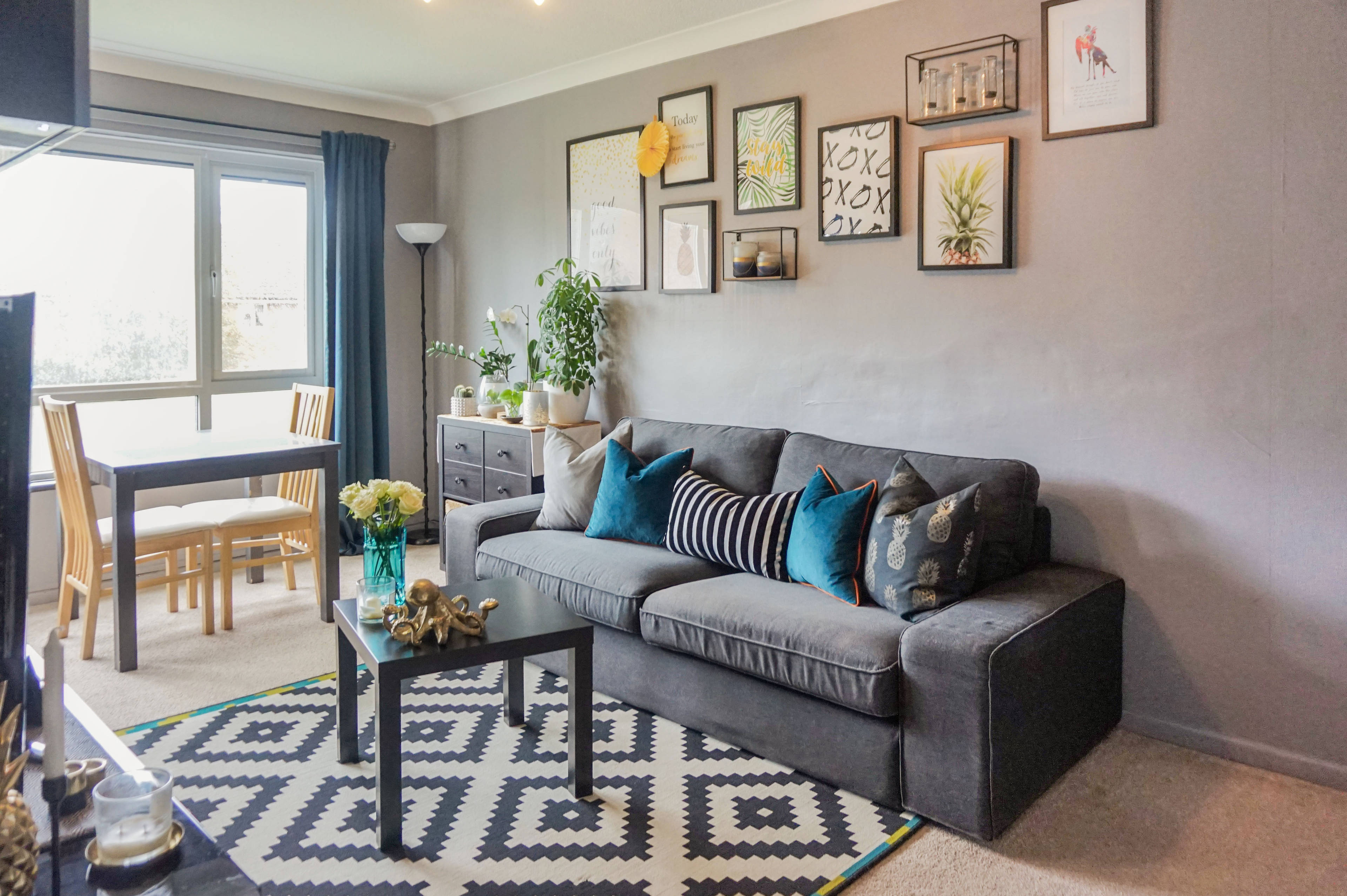Lounge/Dining Room