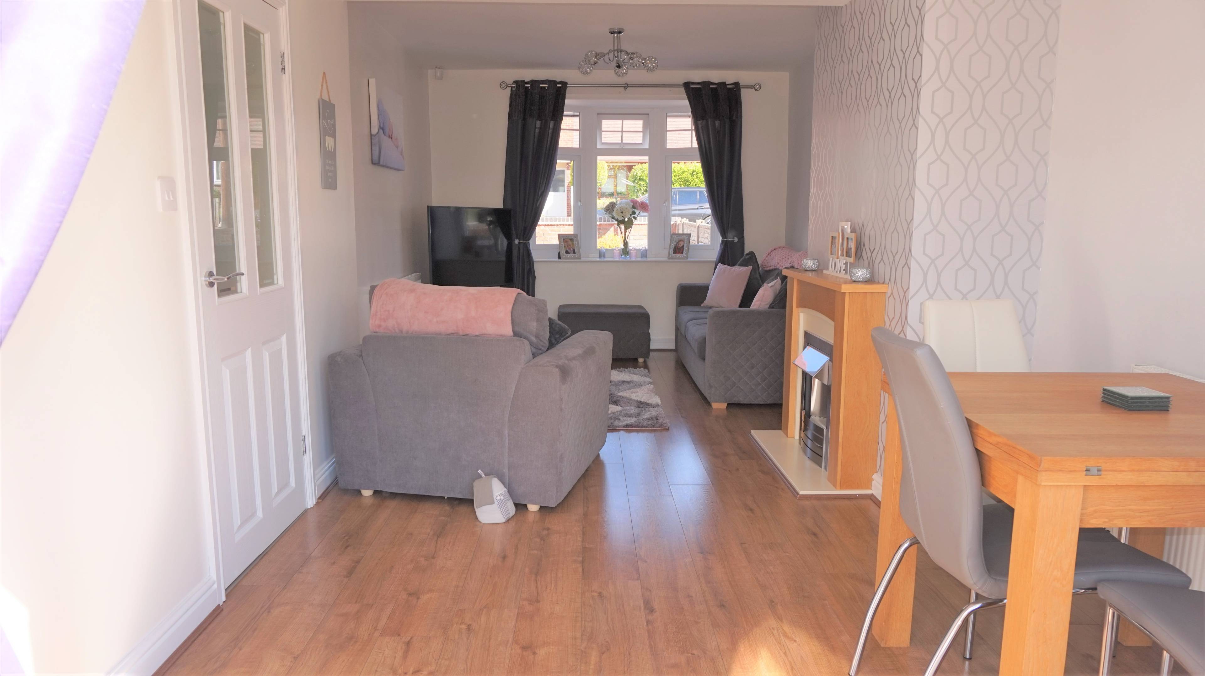Lounge/Dining Room