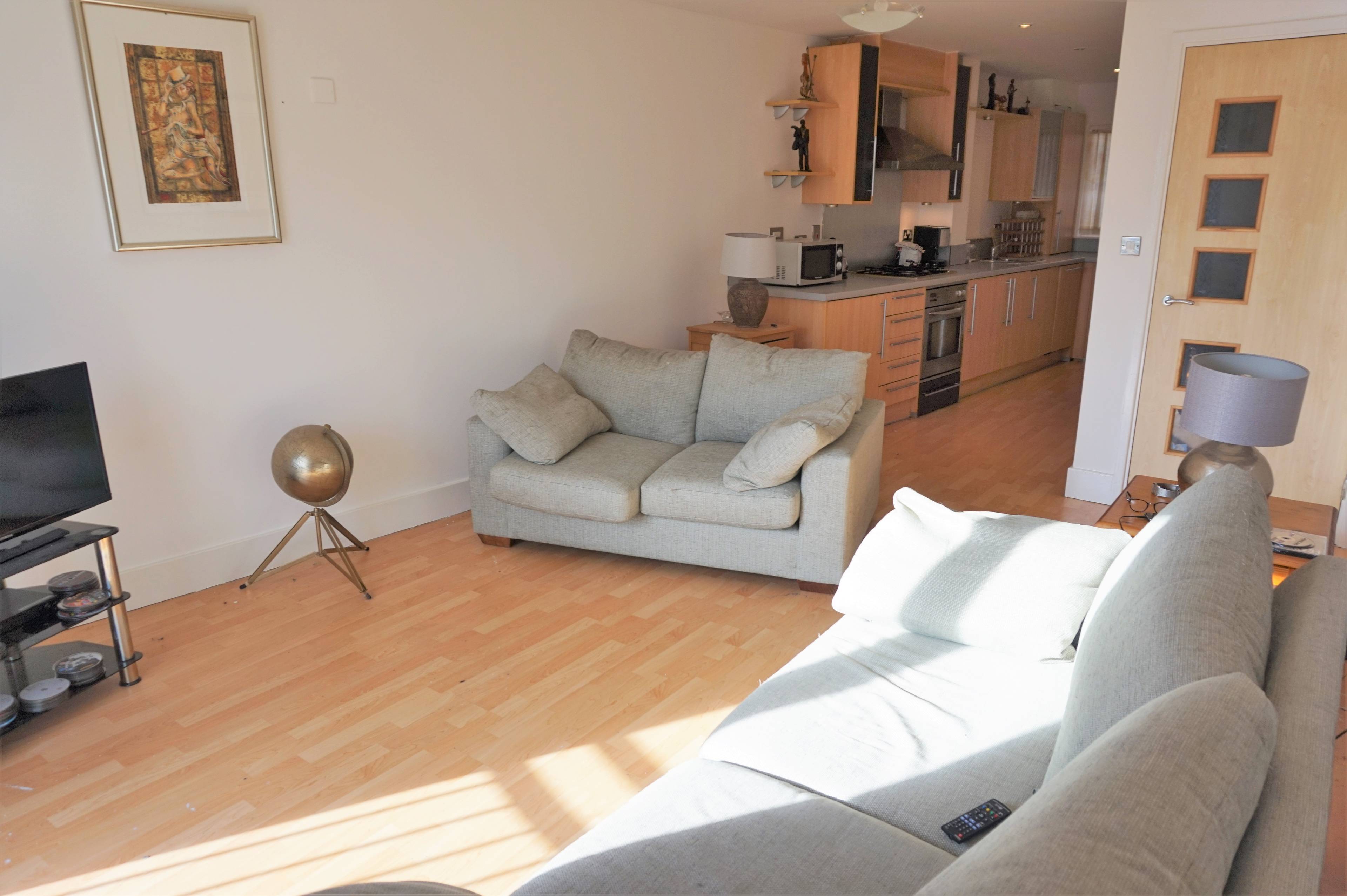 Lounge / Kitchen