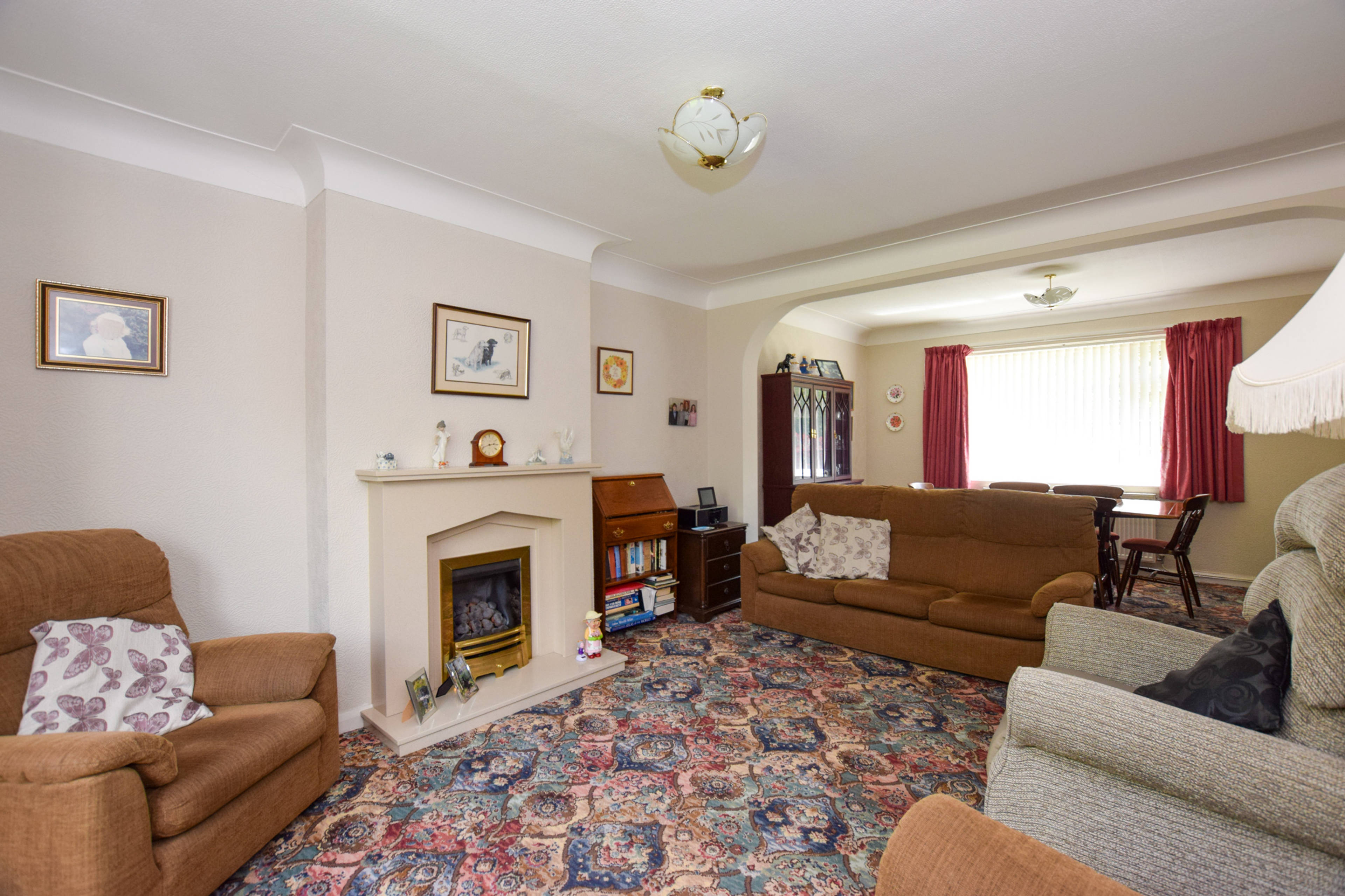 Lounge/Dining Room