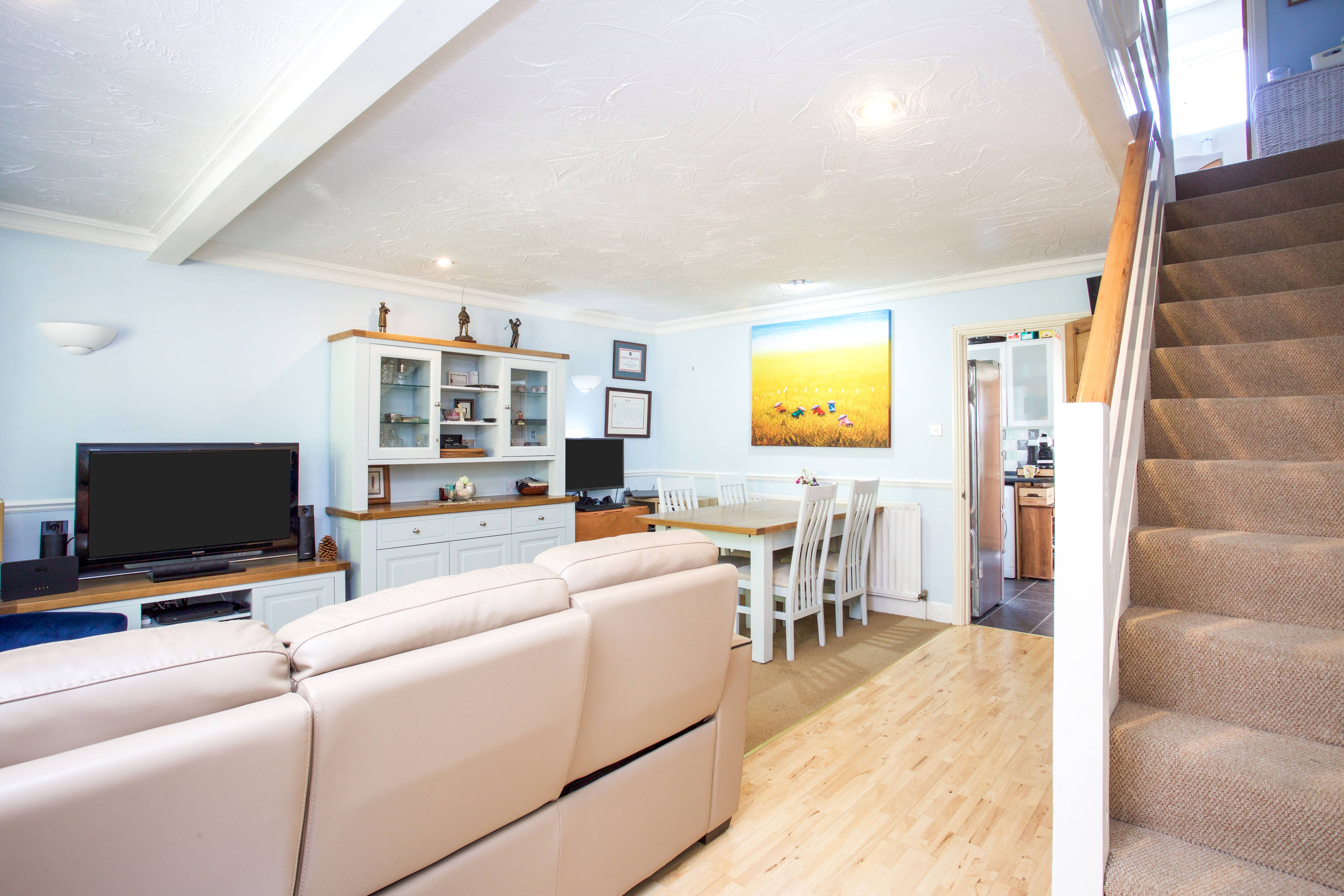 Lounge/Dining Room