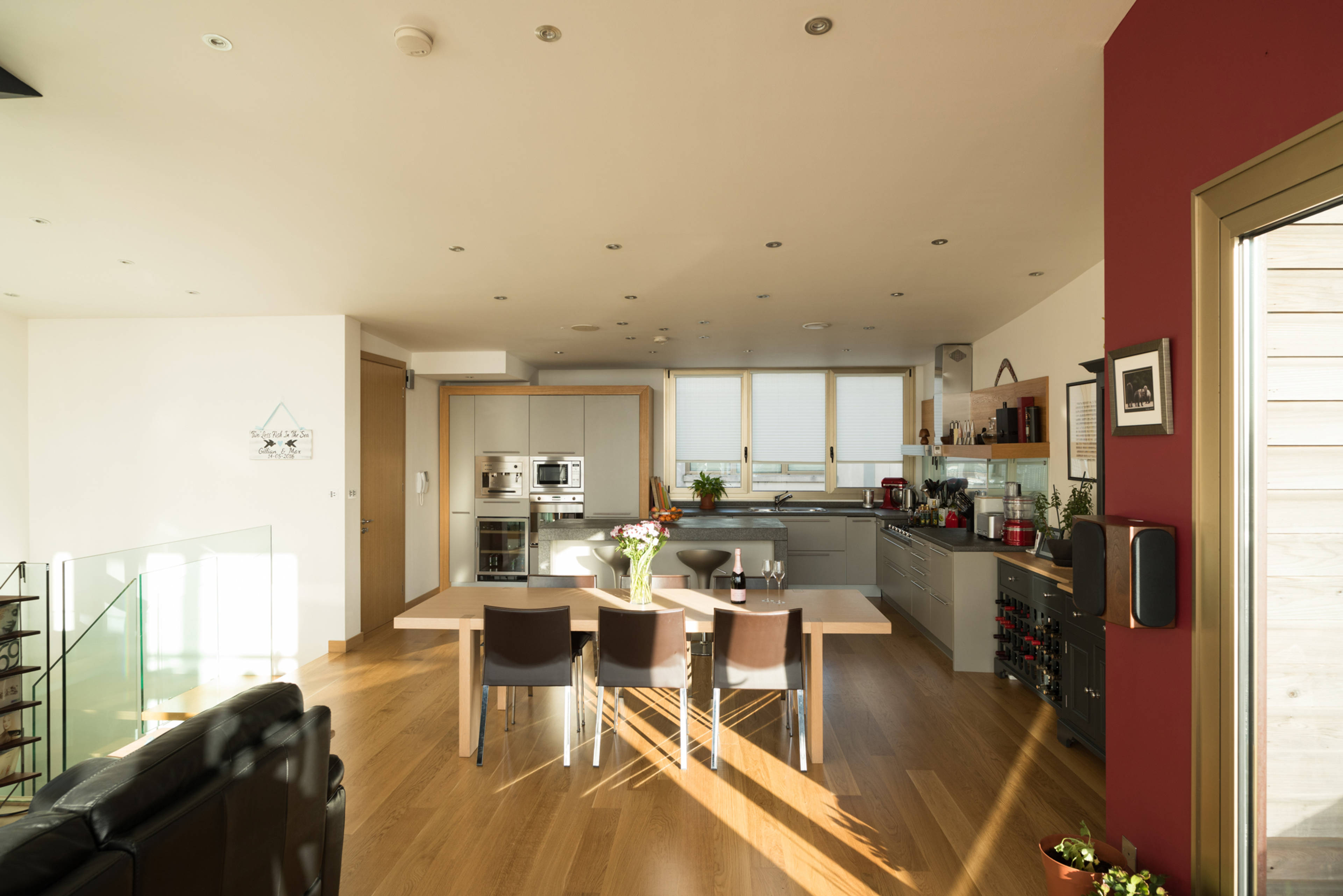 Lounge / Kitchen