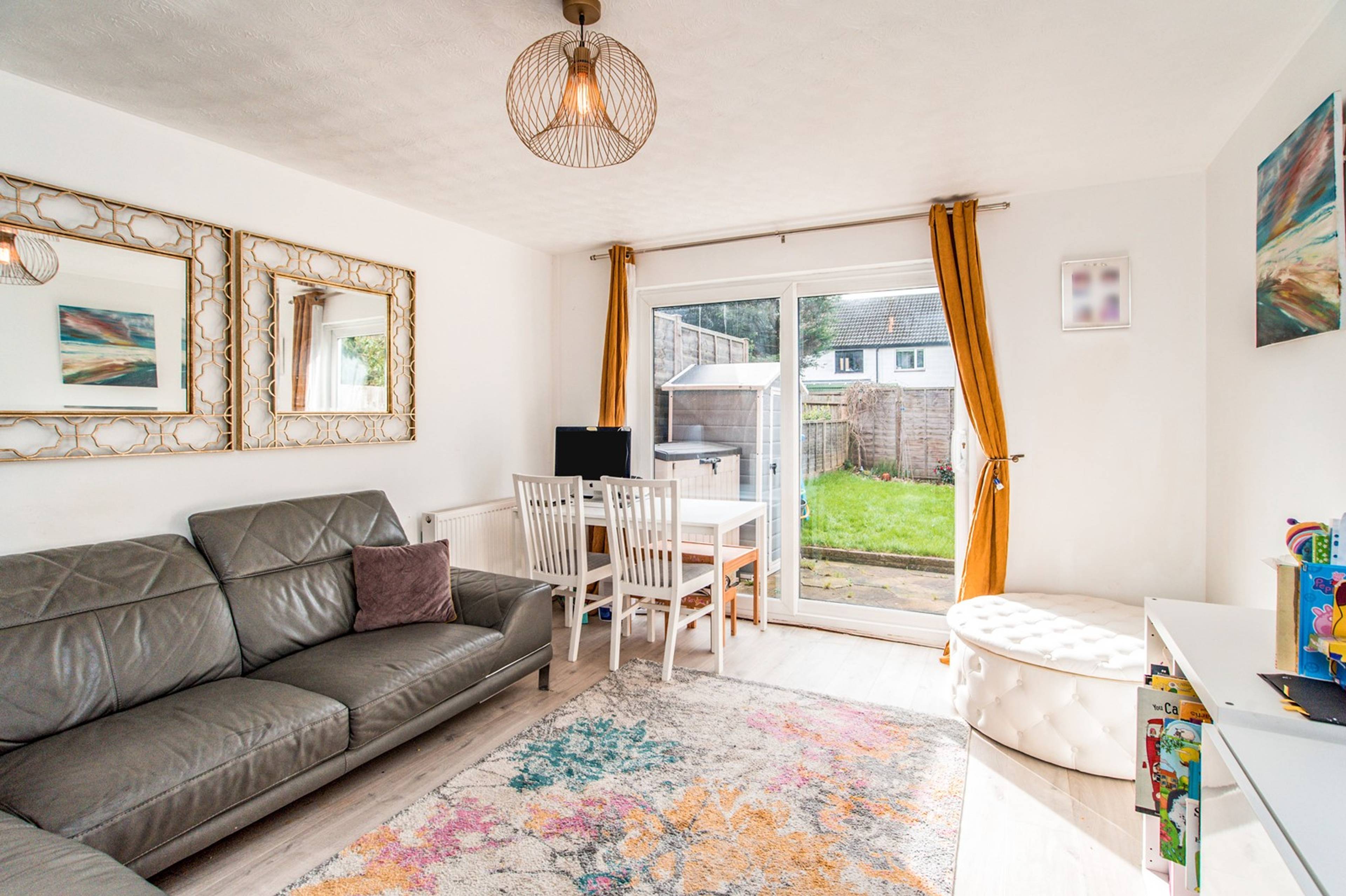 Lounge/Dining Room