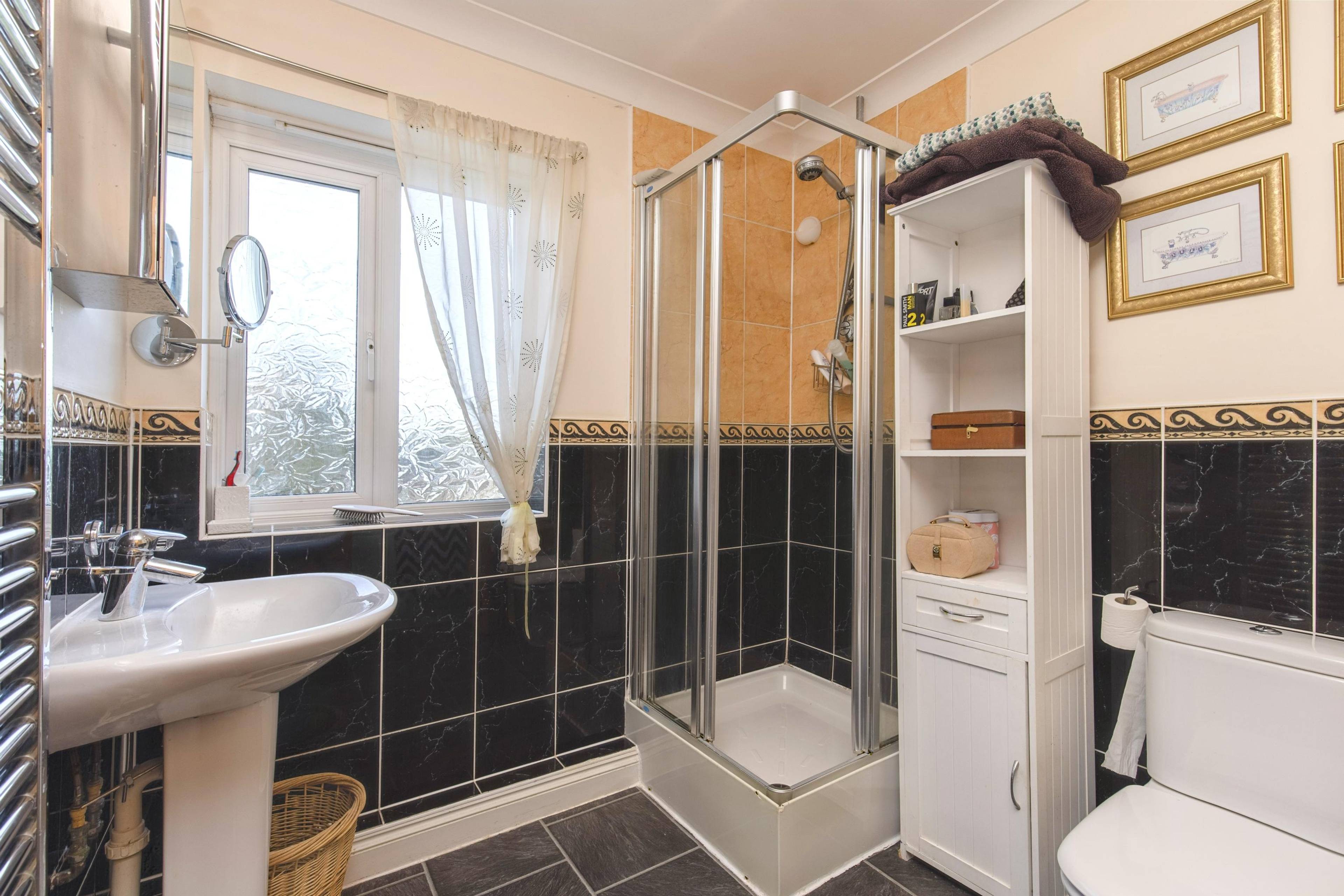 Master En-suite