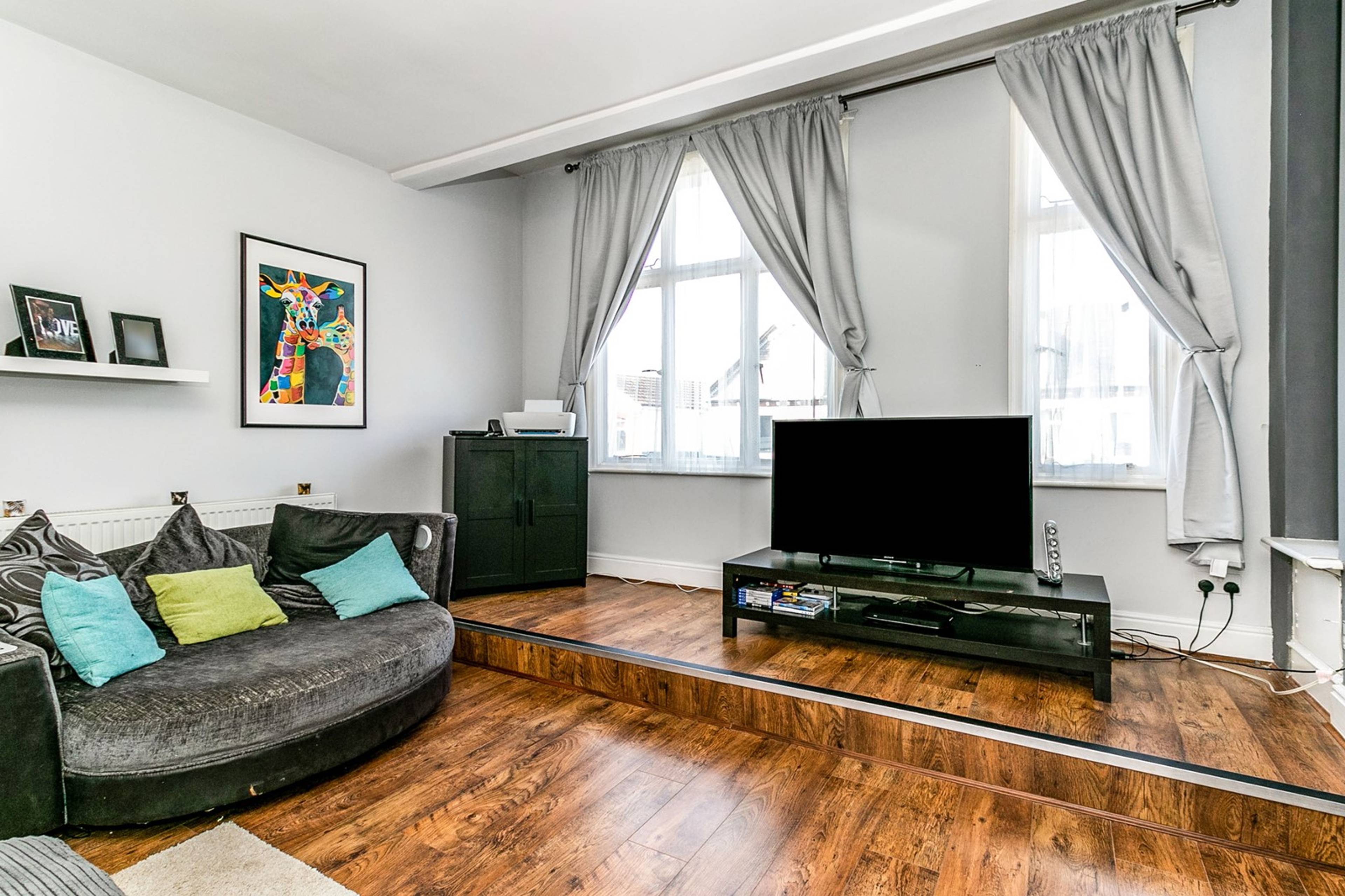 Lounge/Dining Room
