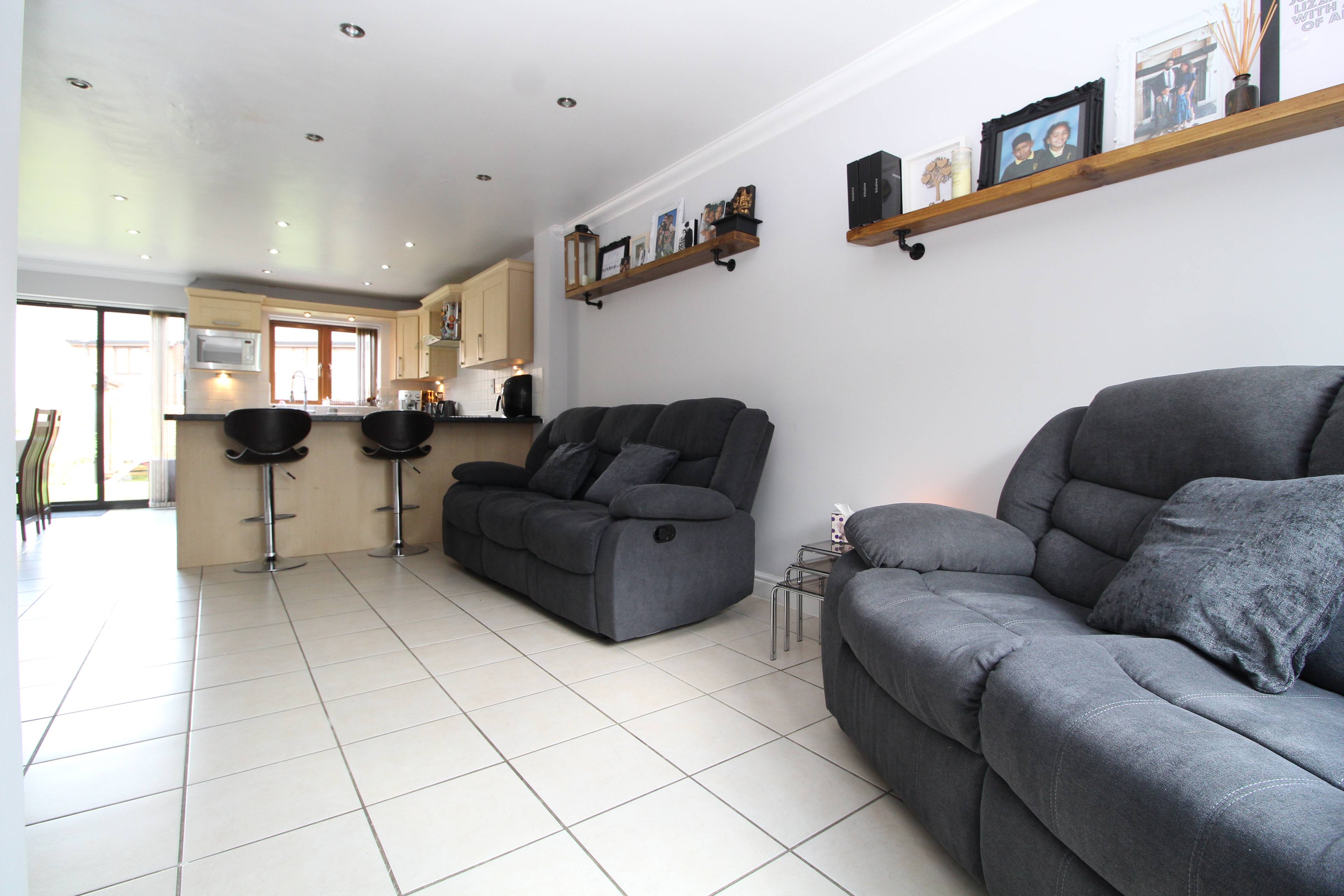 Lounge / Kitchen