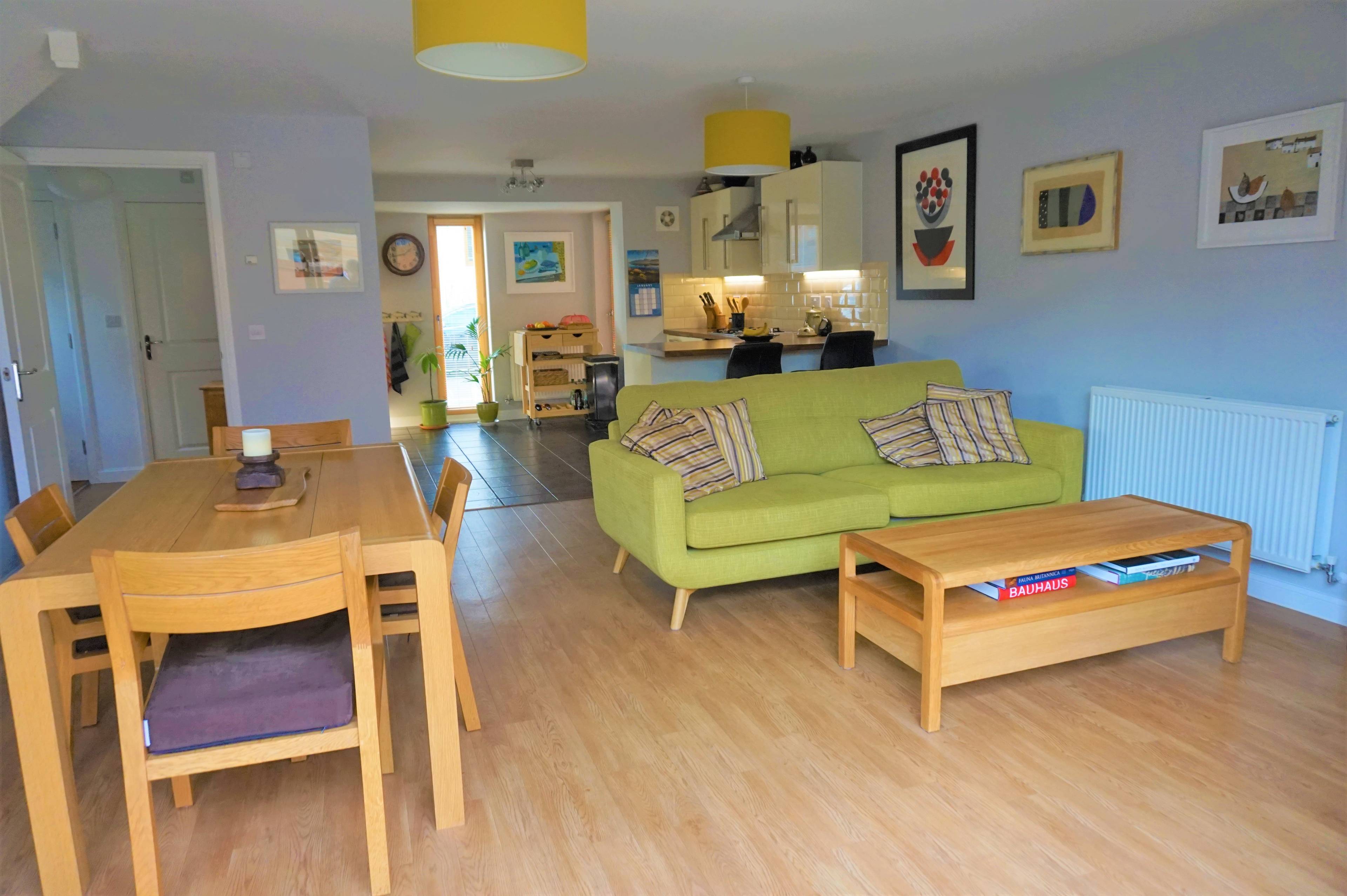 Lounge/Dining Room