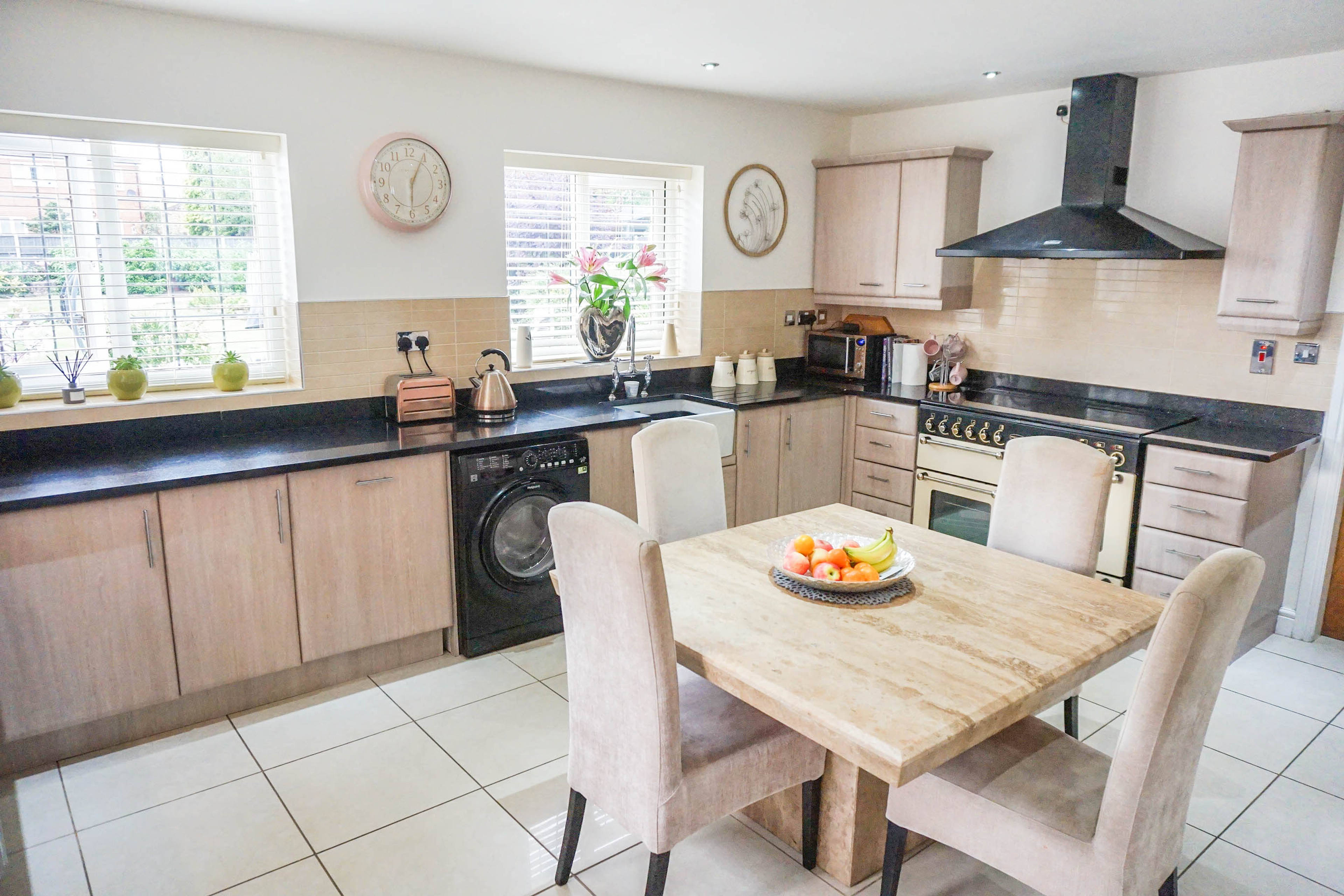 Kitchen/Breakfast