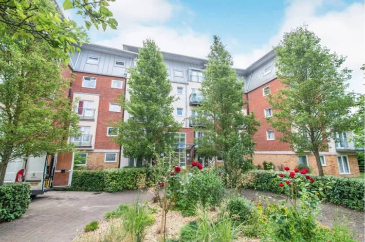 2 bedroom flat