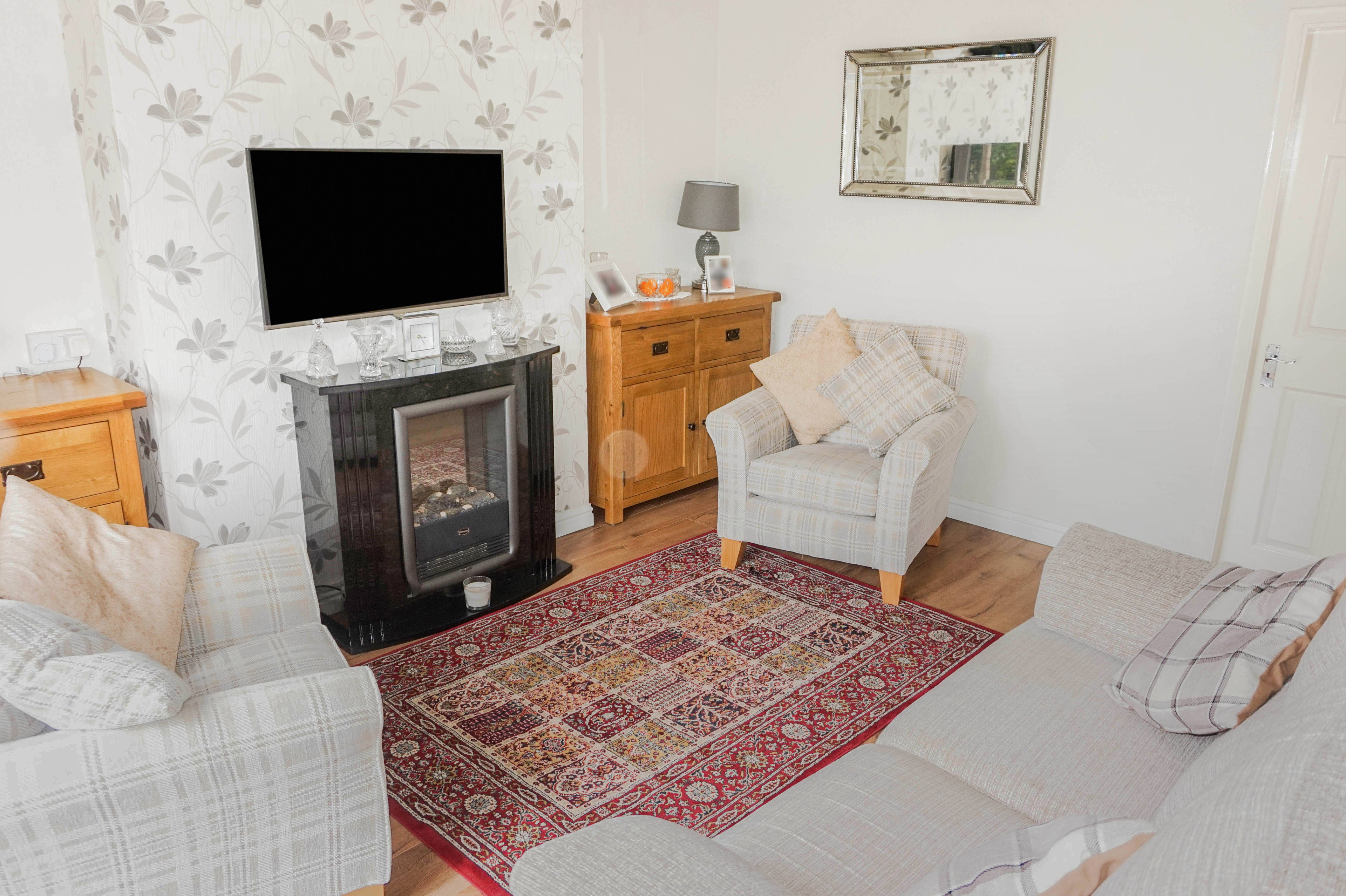 Lounge/Dining Room