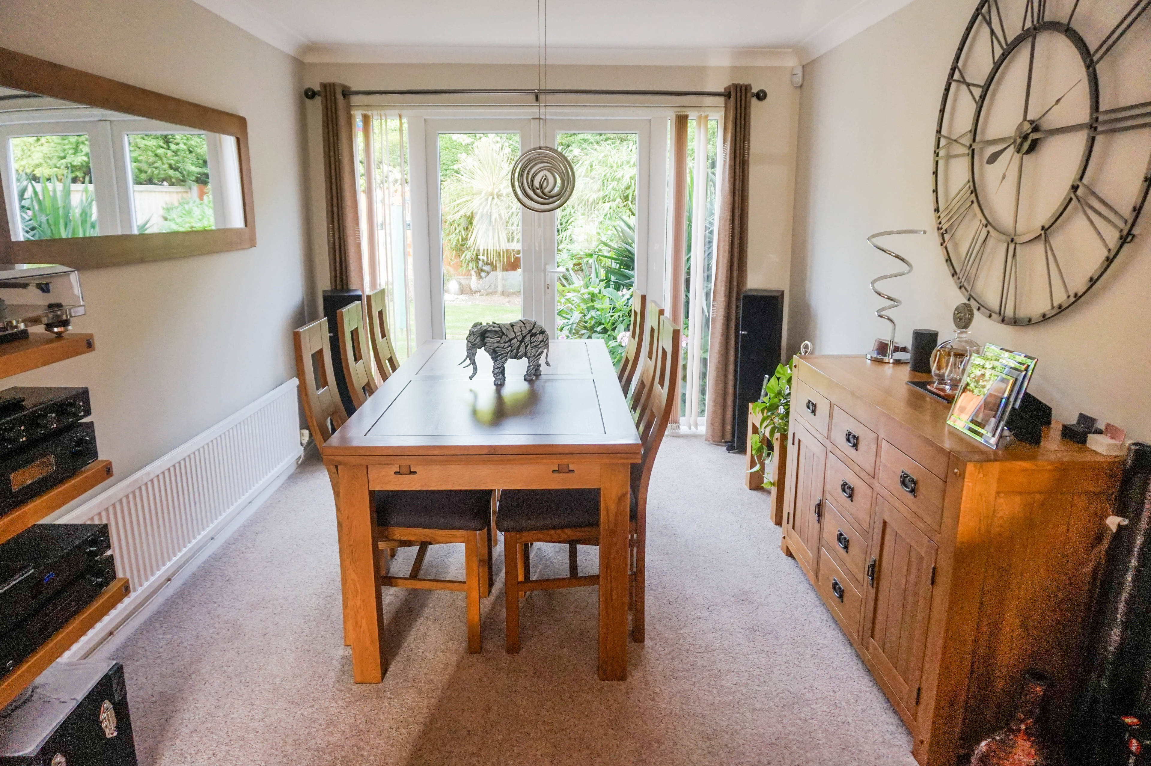 Lounge/Dining Room