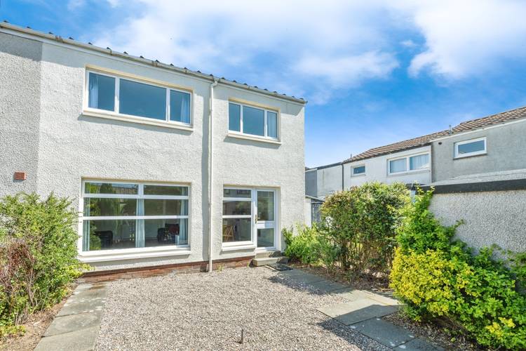 3 bedroom end of terrace house