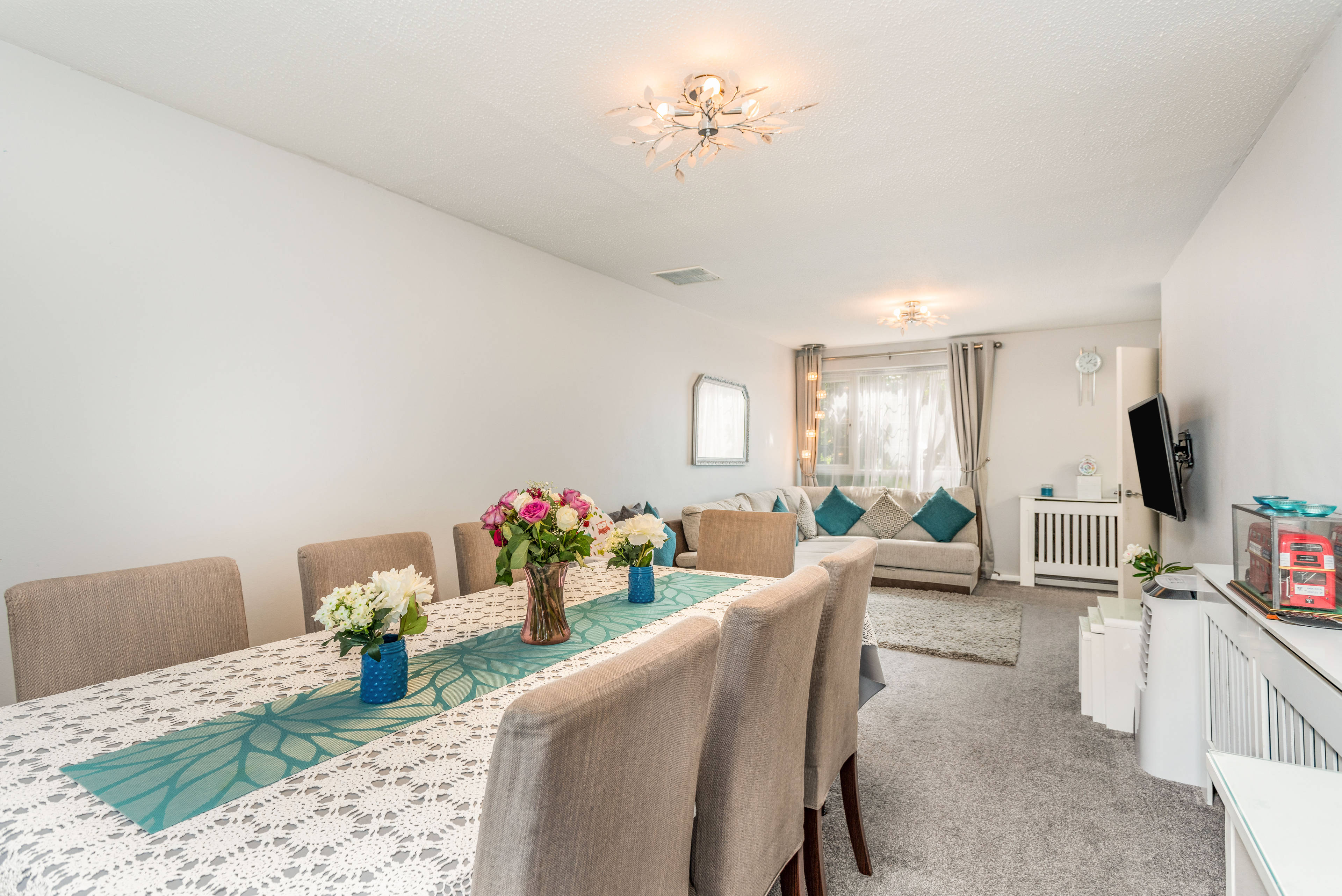 Lounge/Dining Room