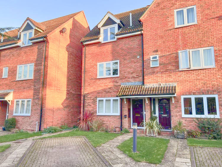 3 bedroom town house