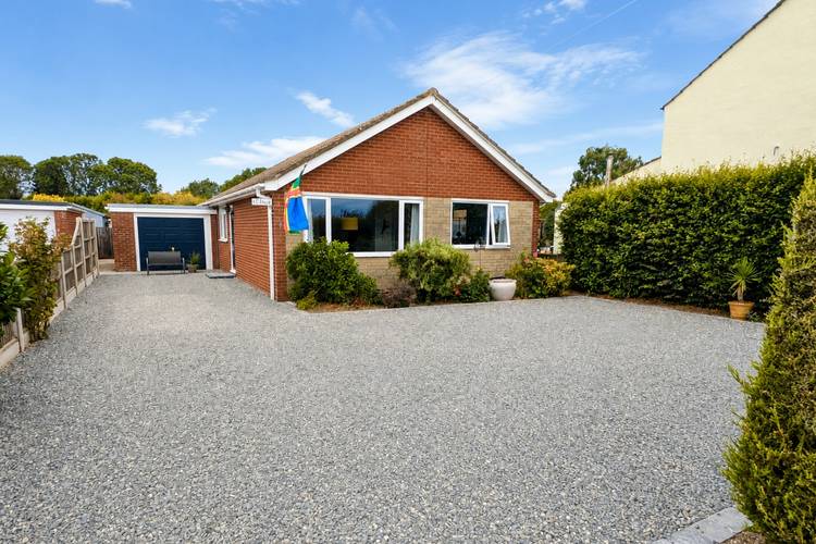 3 bedroom detached bungalow
