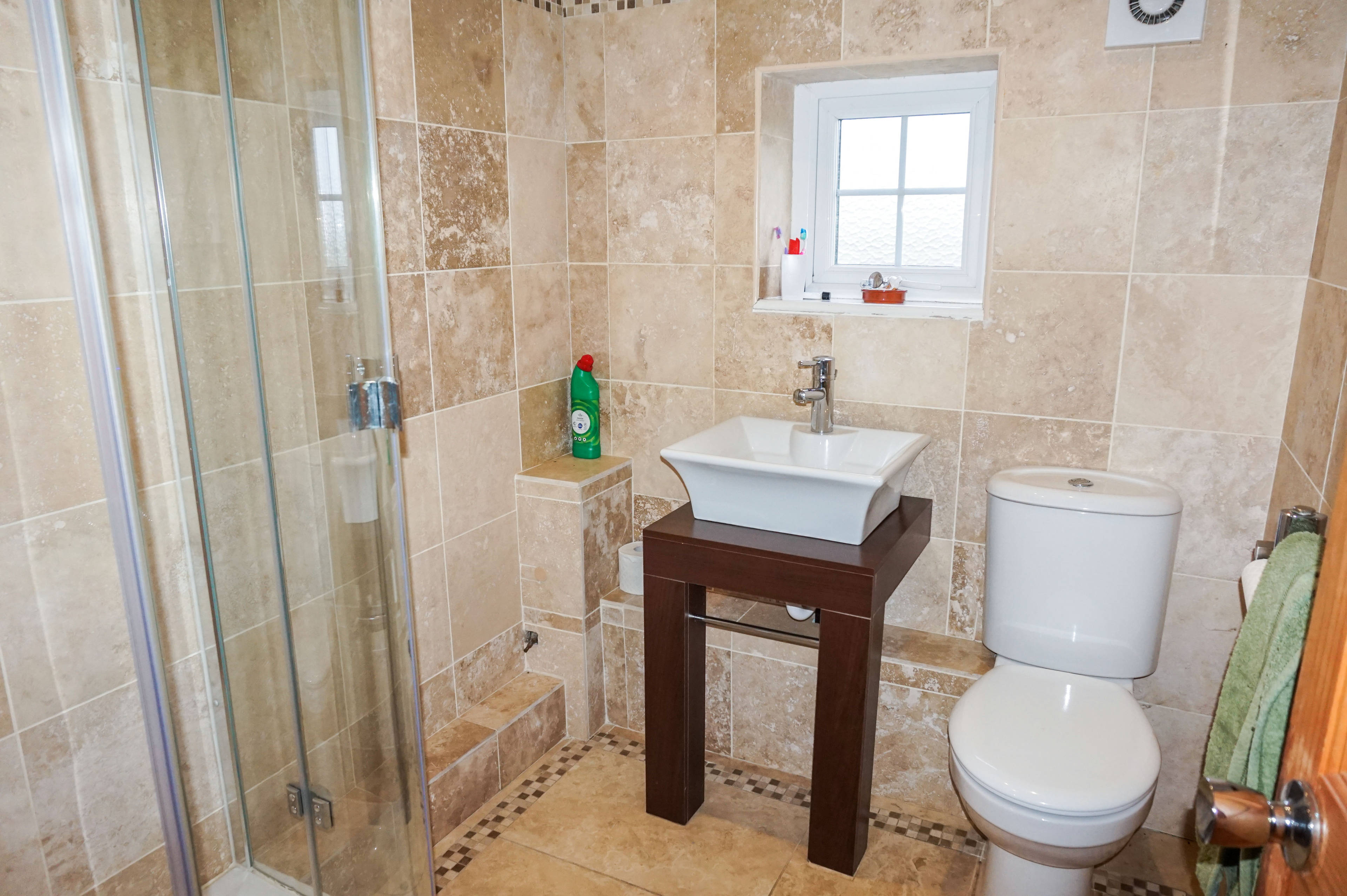 Annexe Shower Room