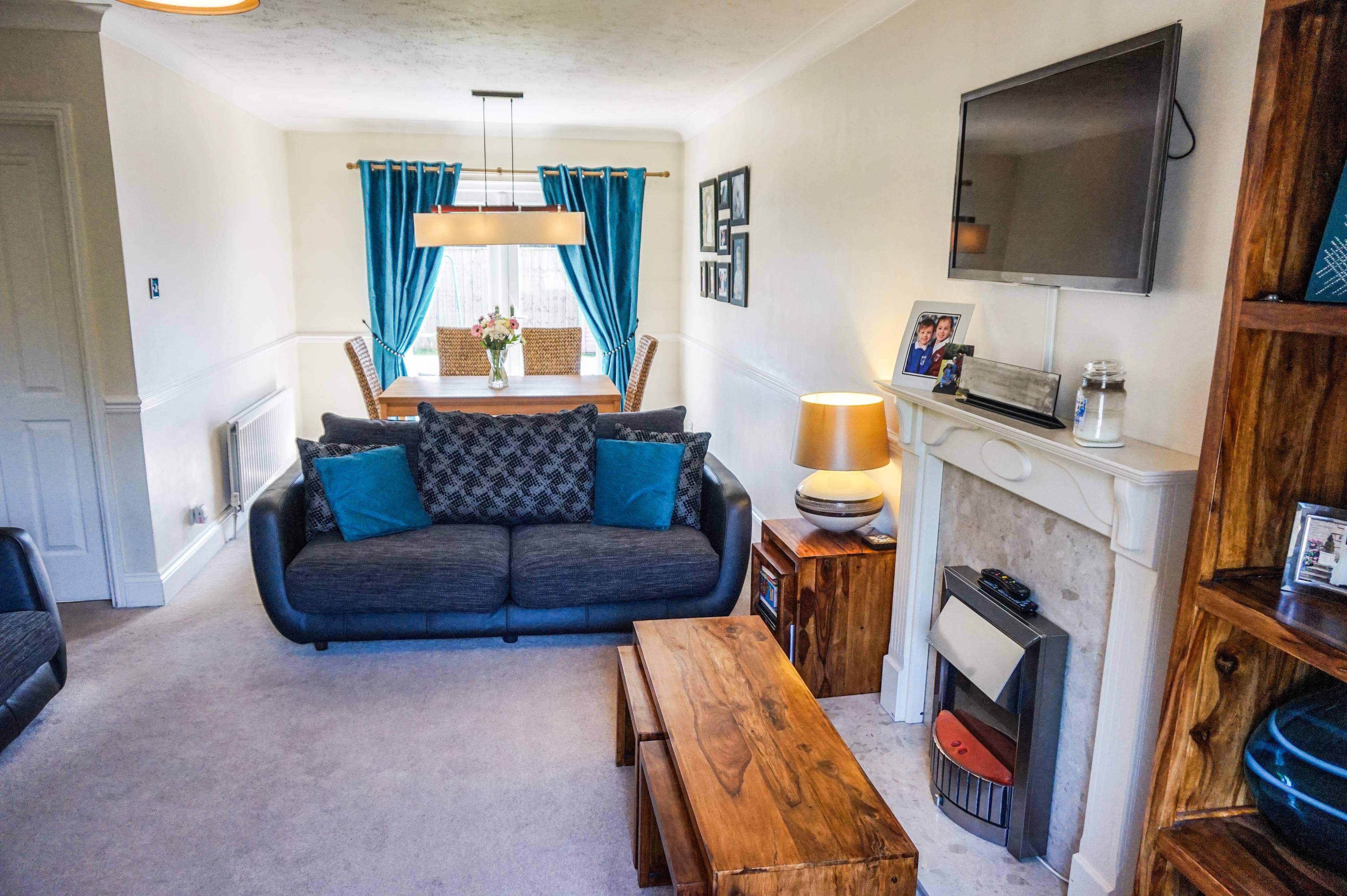 Lounge/Dining Room