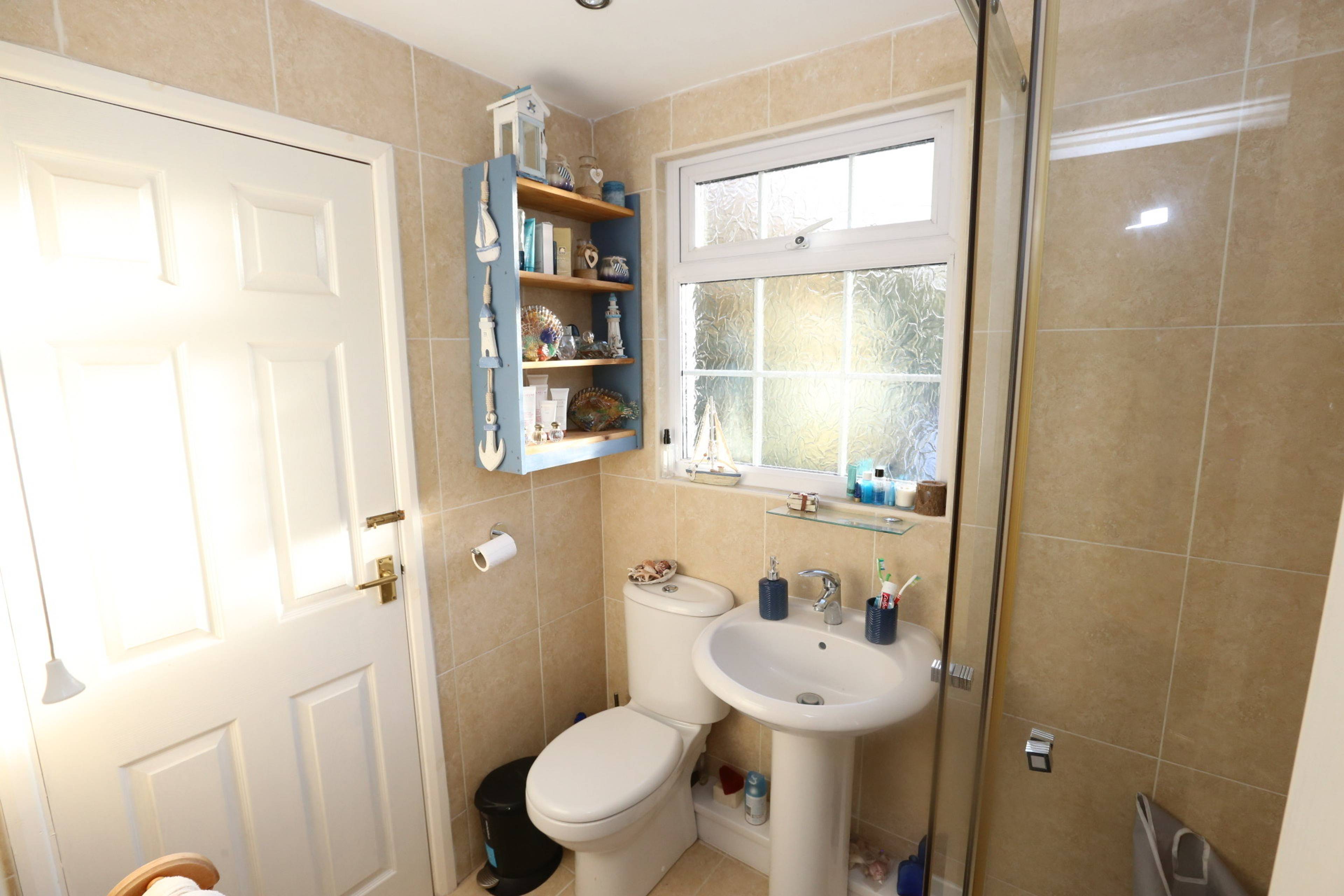 Jack & Jill En-suite