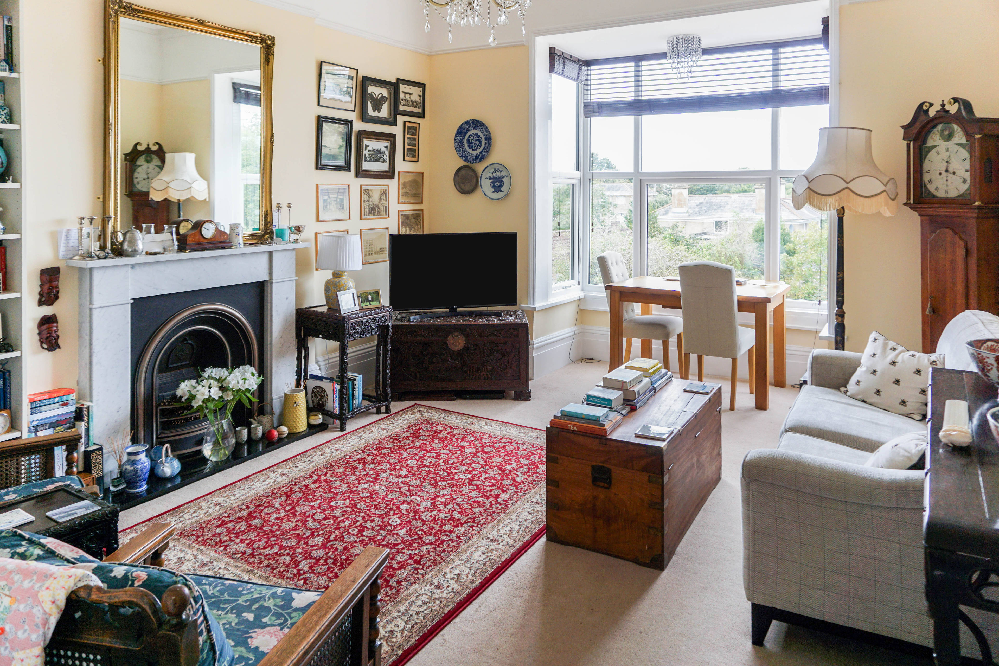 Lounge/Dining Room