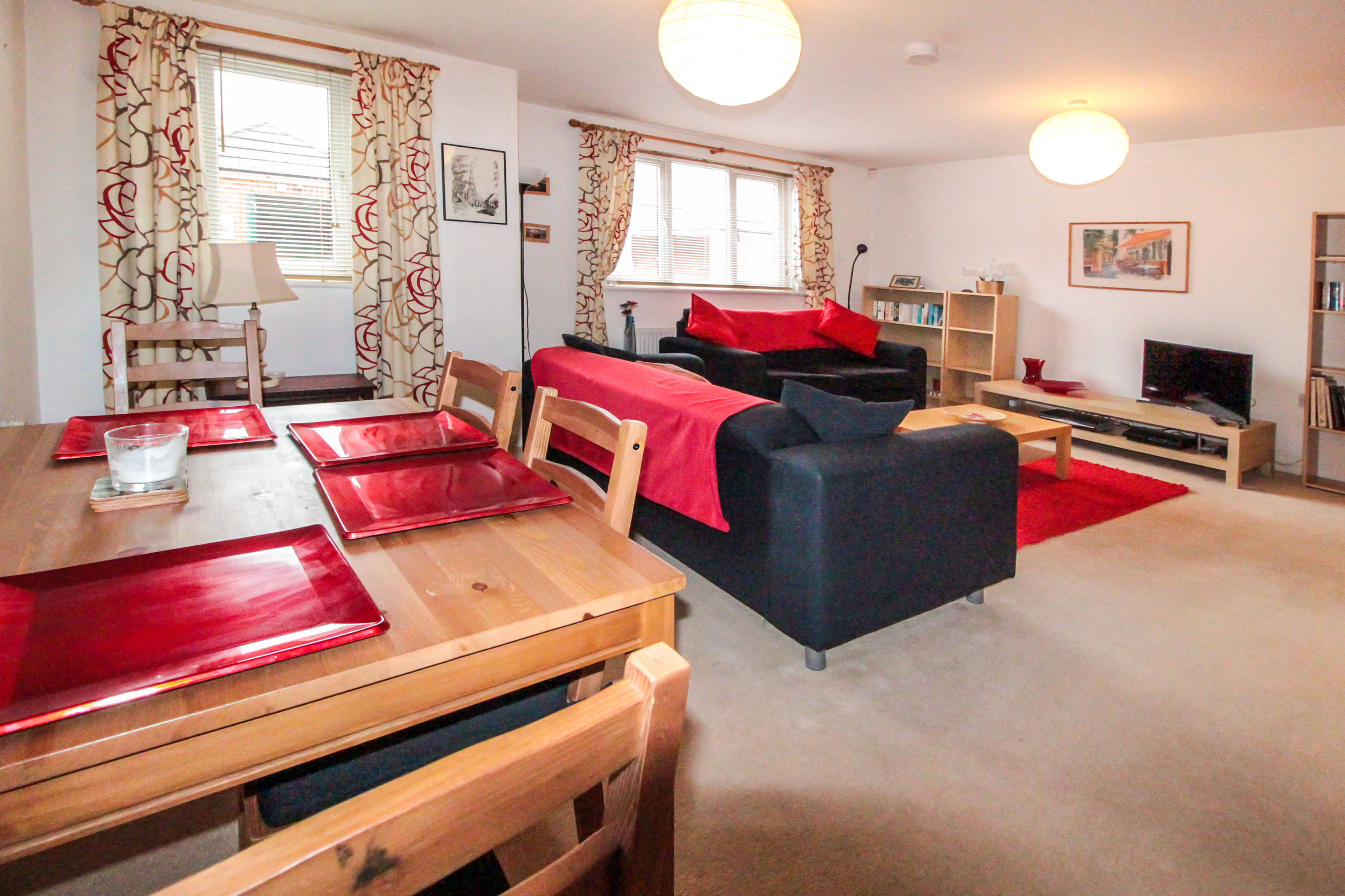 Lounge/Dining Room