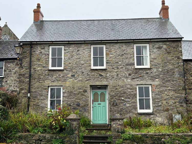 4 bedroom terraced house