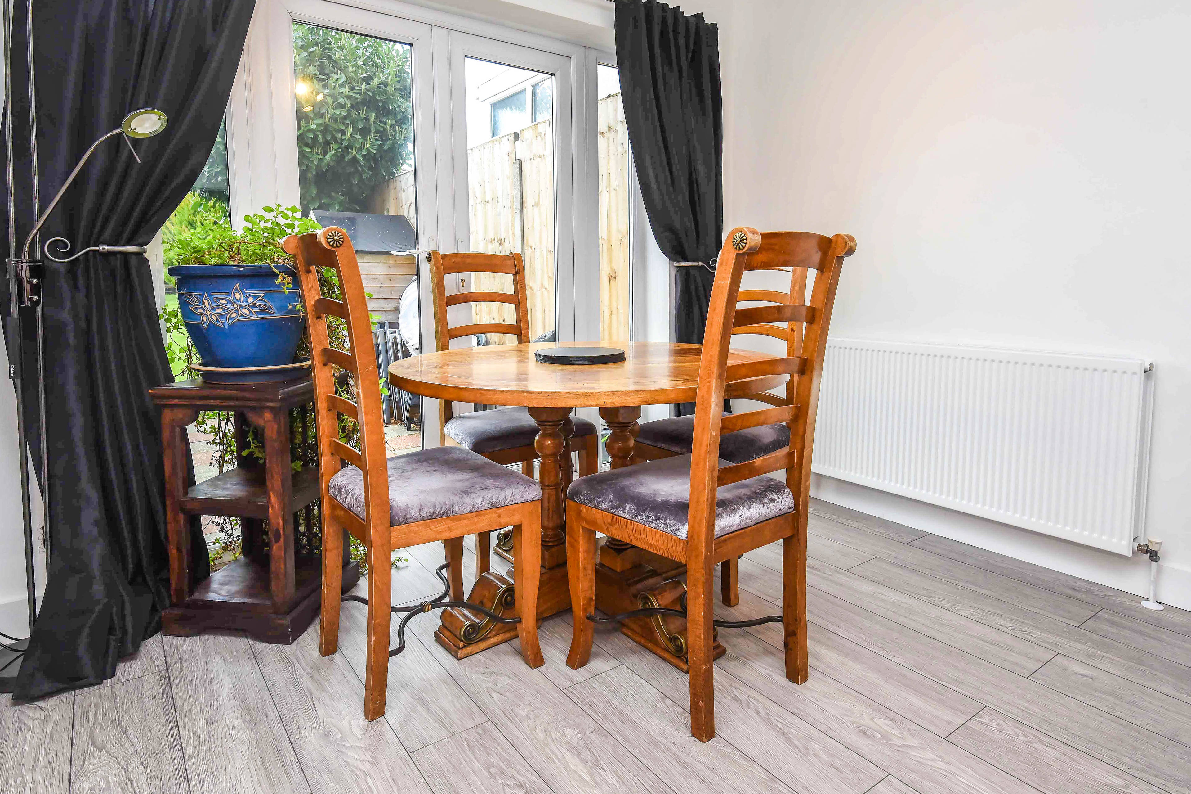 Lounge/Dining Room