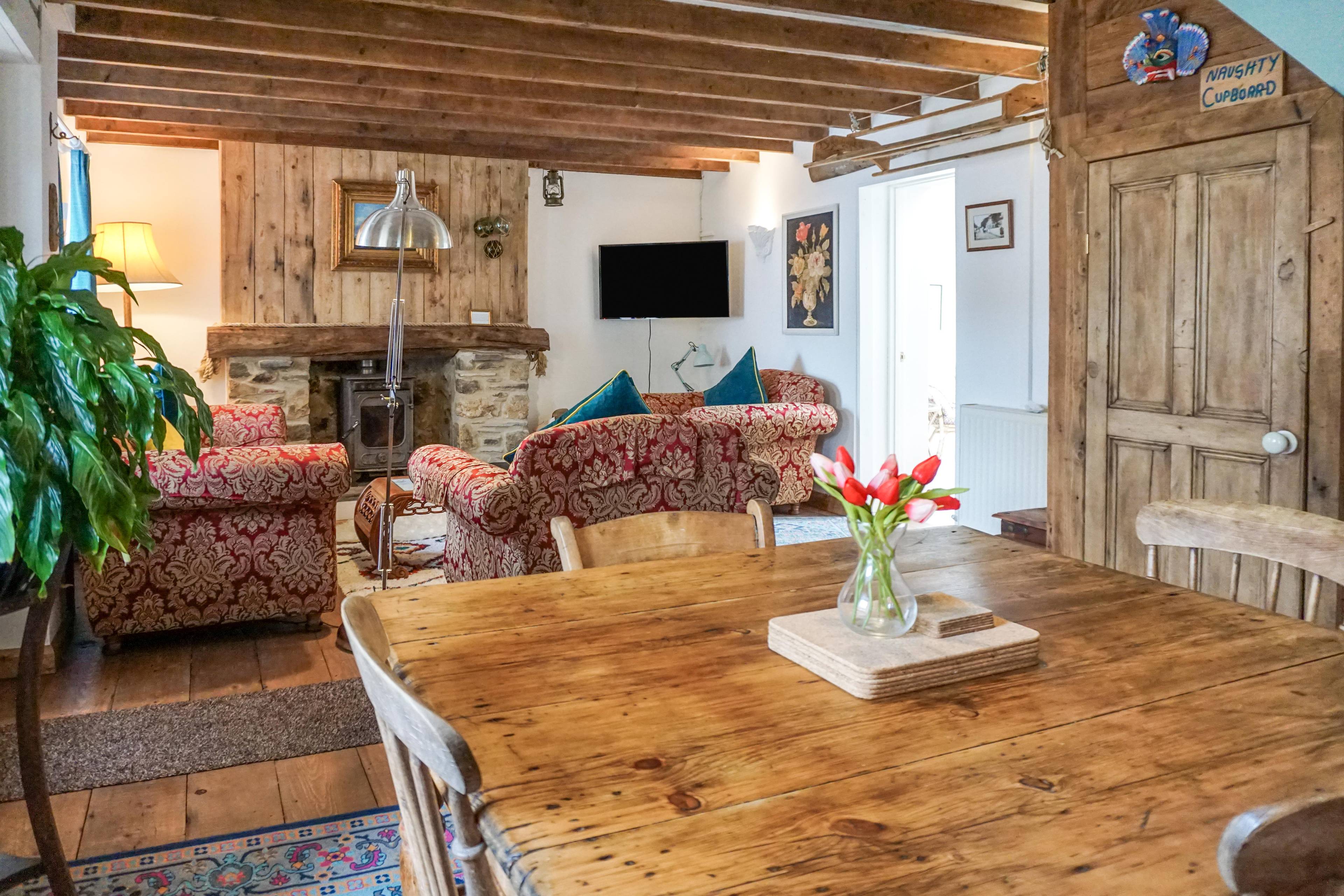 Lounge/Dining Room