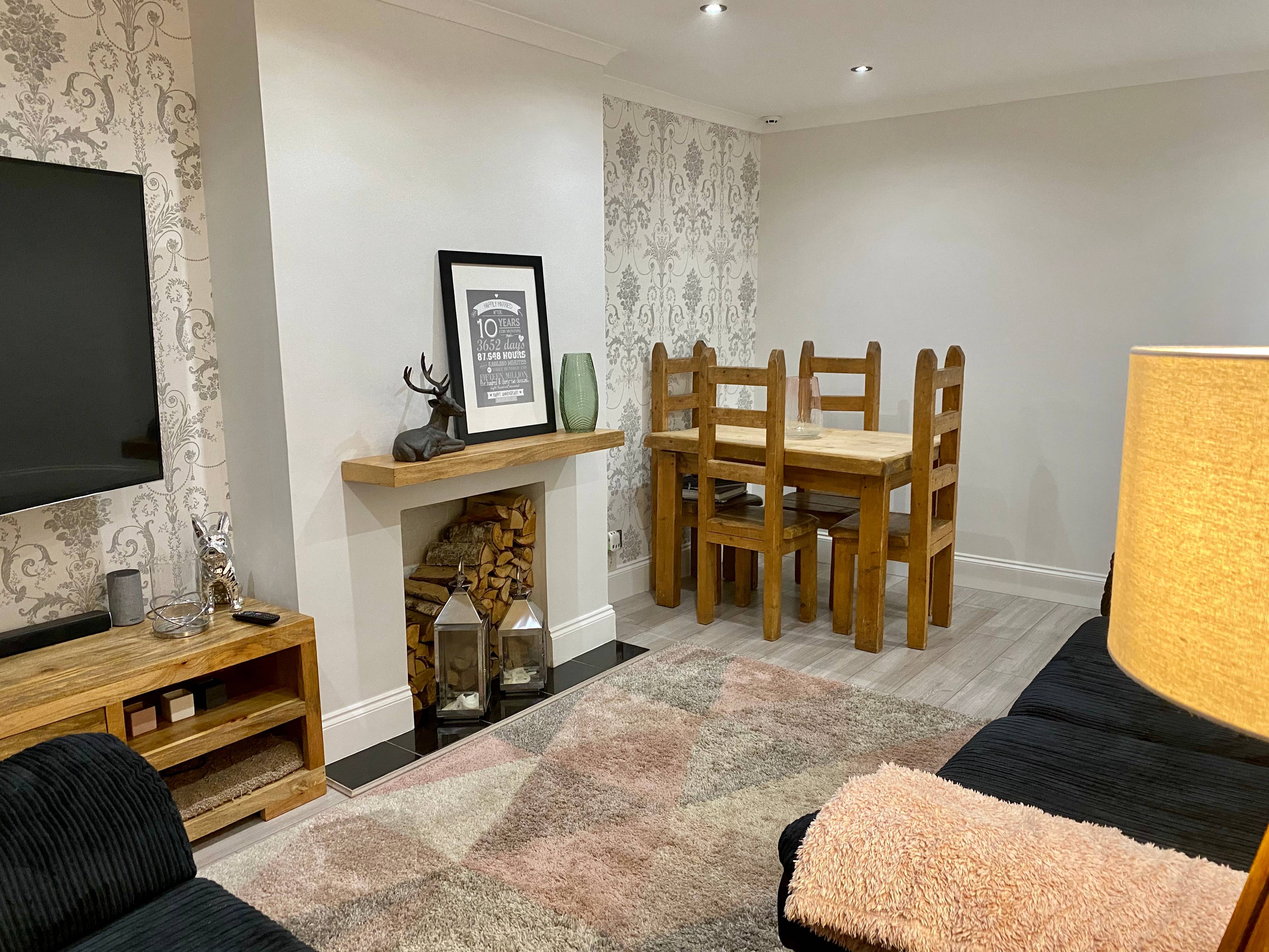 Lounge/Dining Room