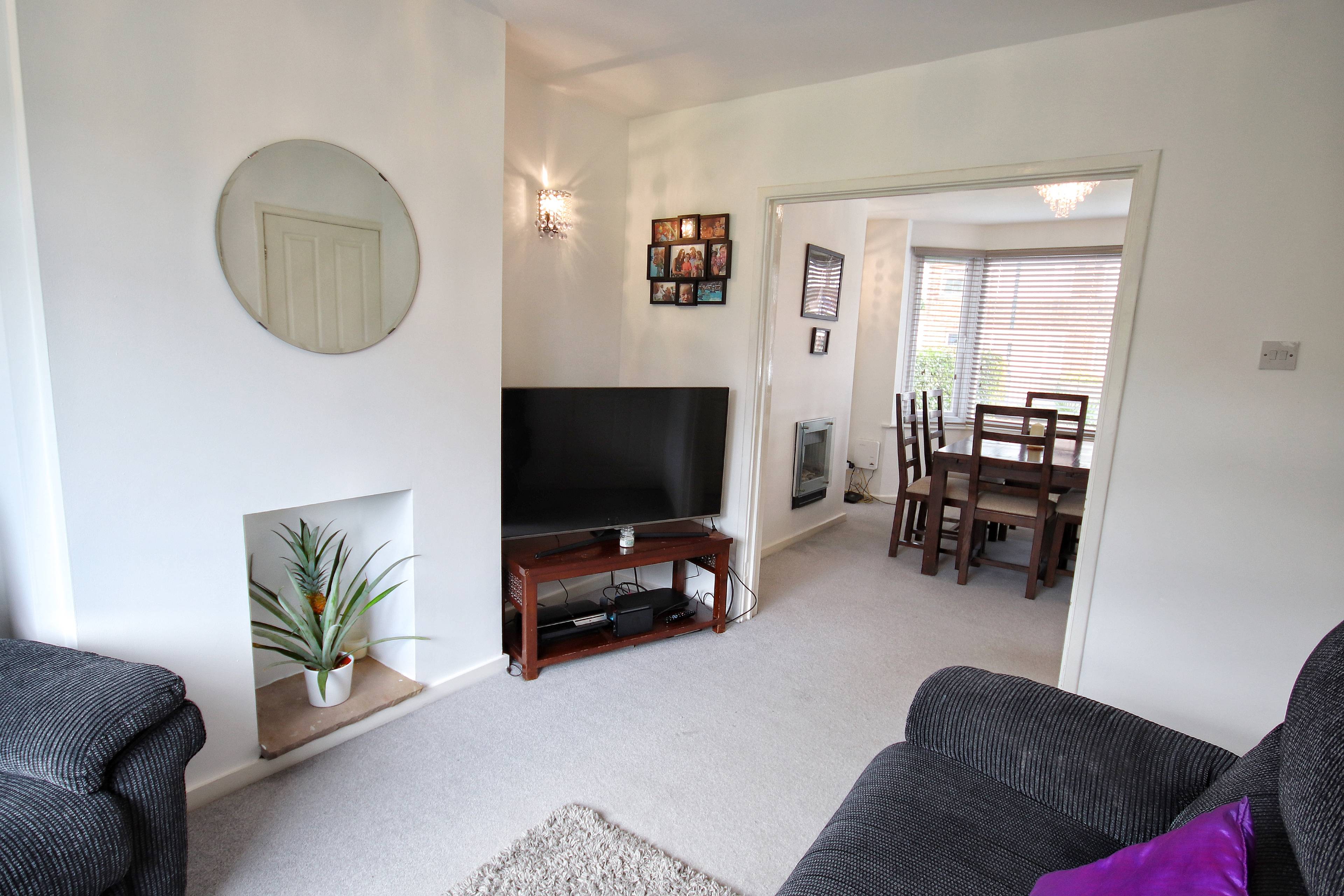 Lounge/Dining Room