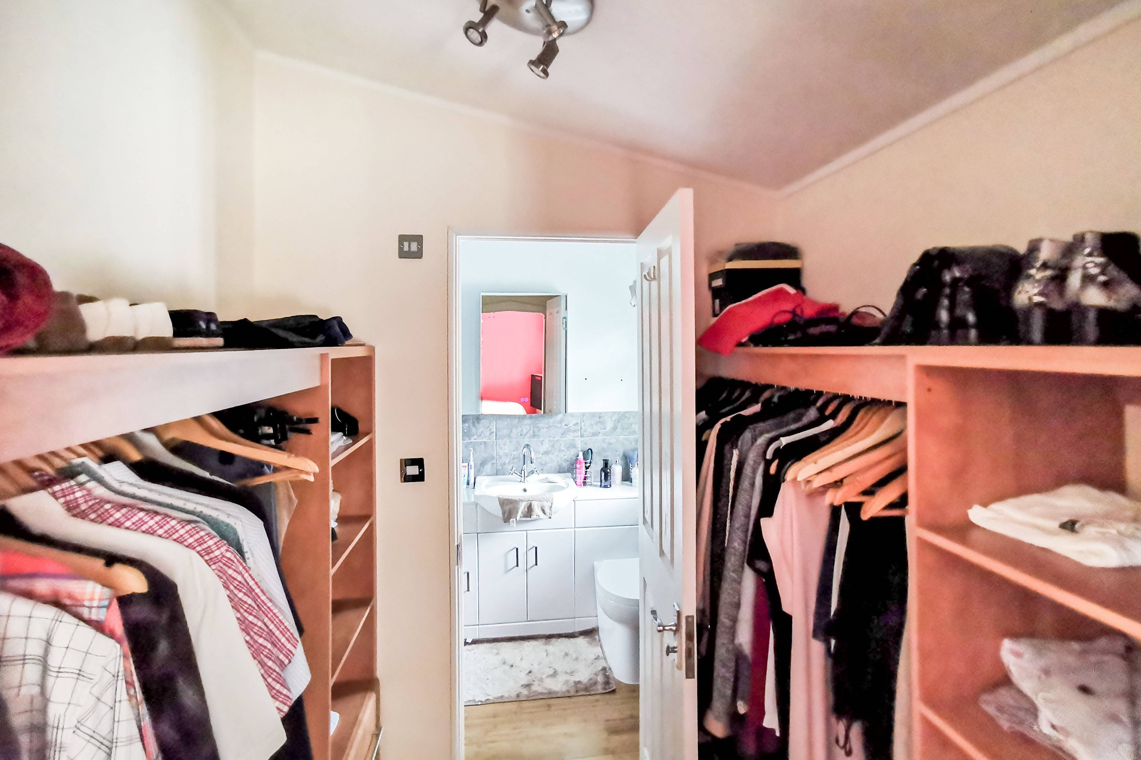 Walk-in Wardrobe