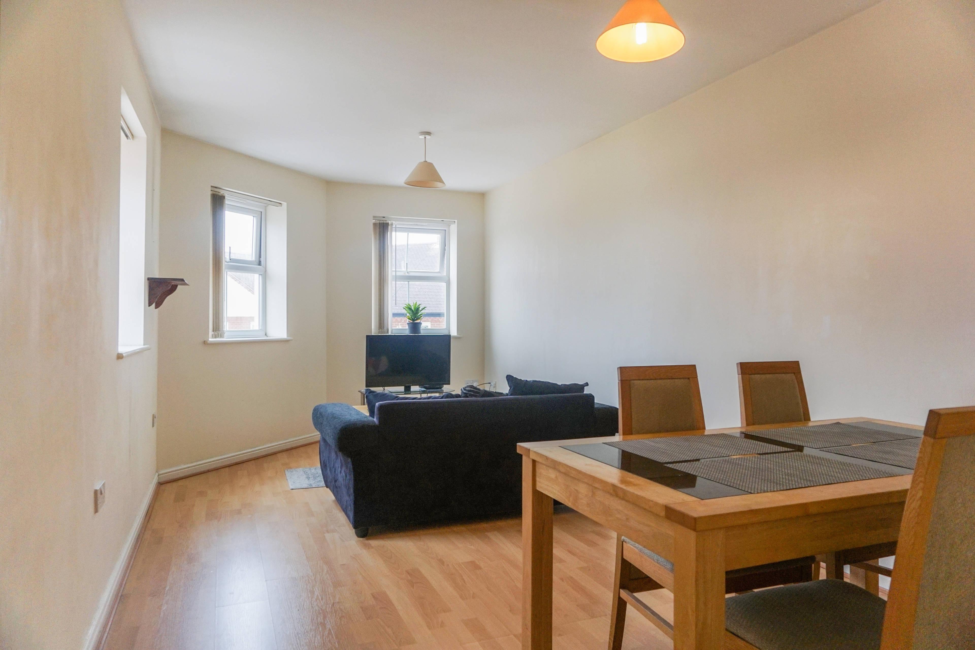 Lounge/Dining Room