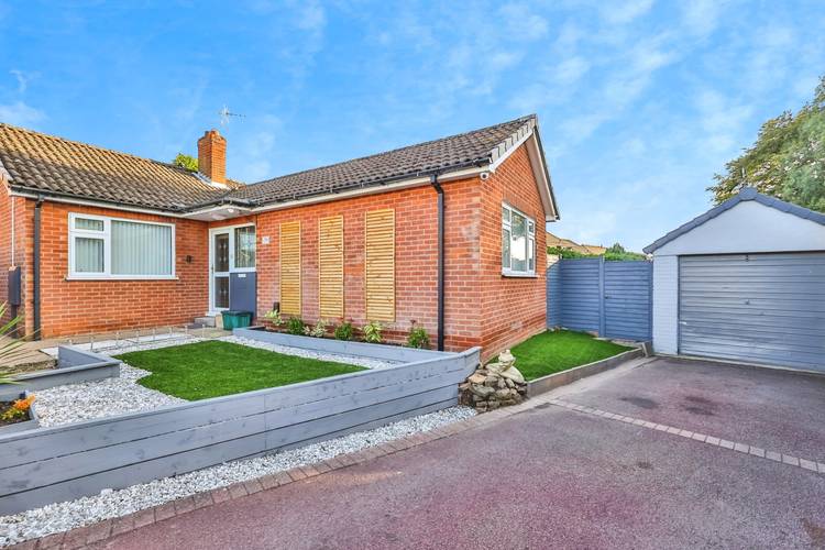 2 bedroom detached bungalow