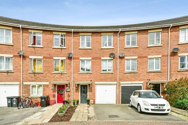 4 bedroom town house