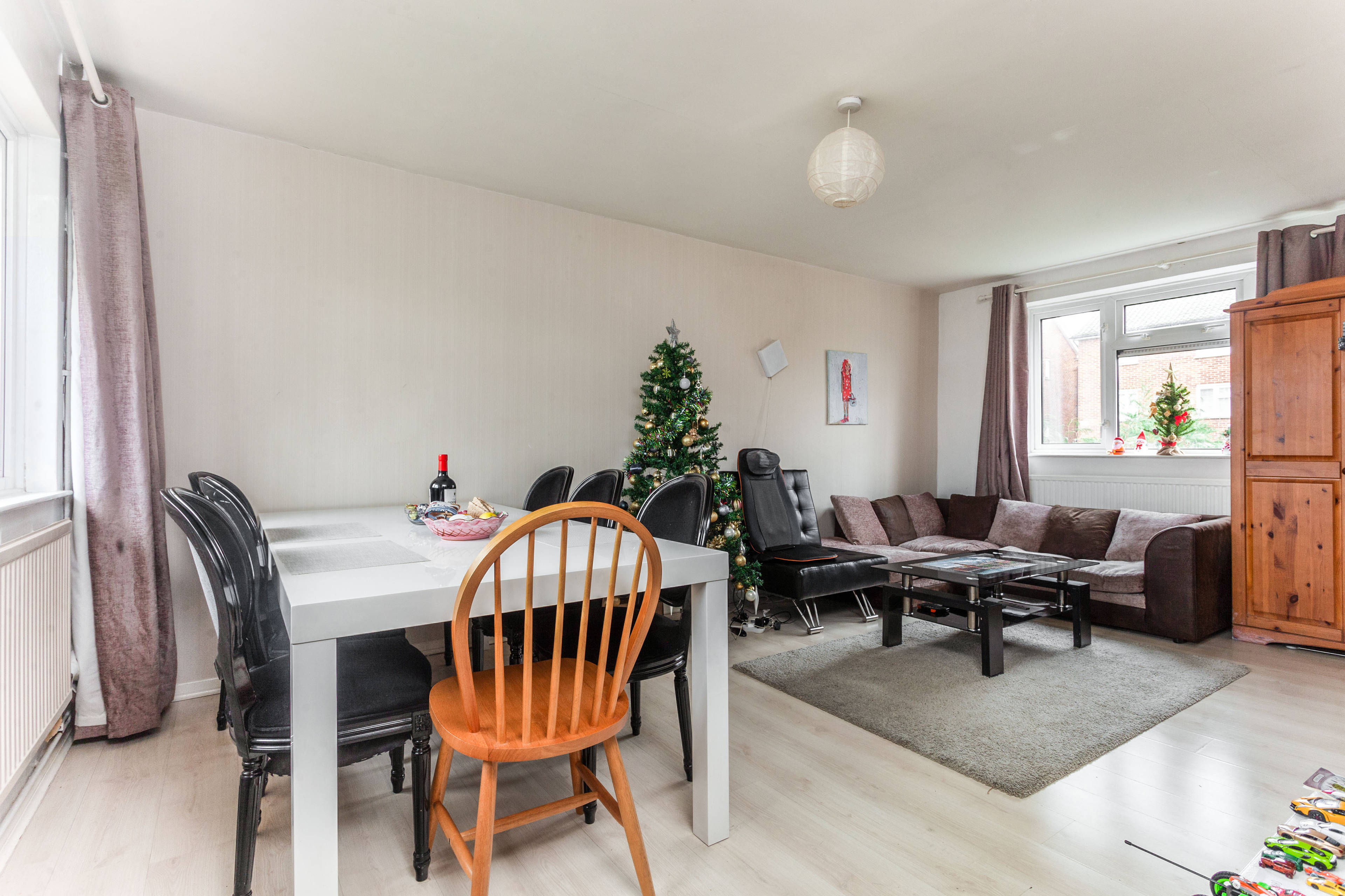 Lounge/Dining Room
