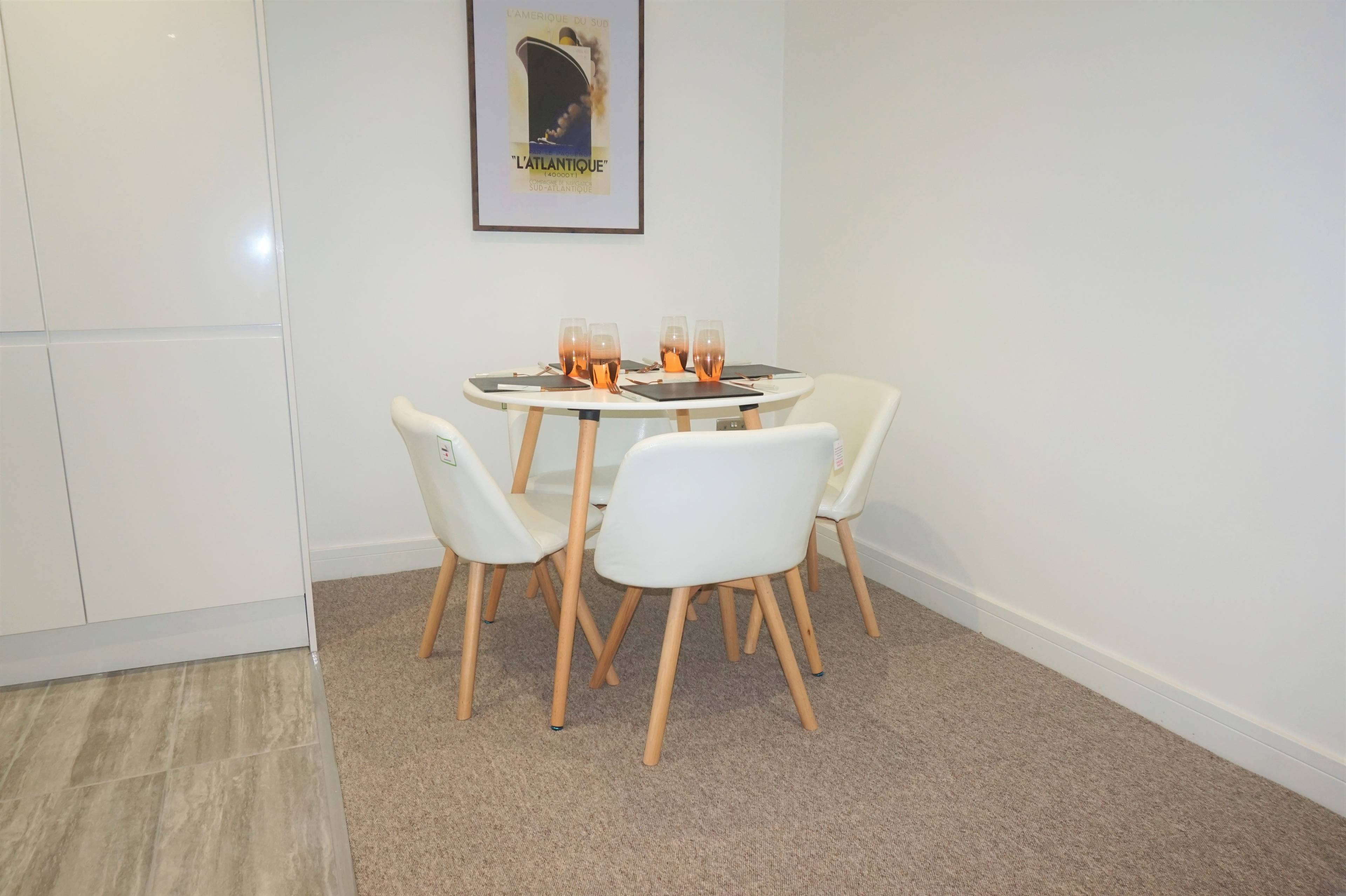 Lounge/Dining Room