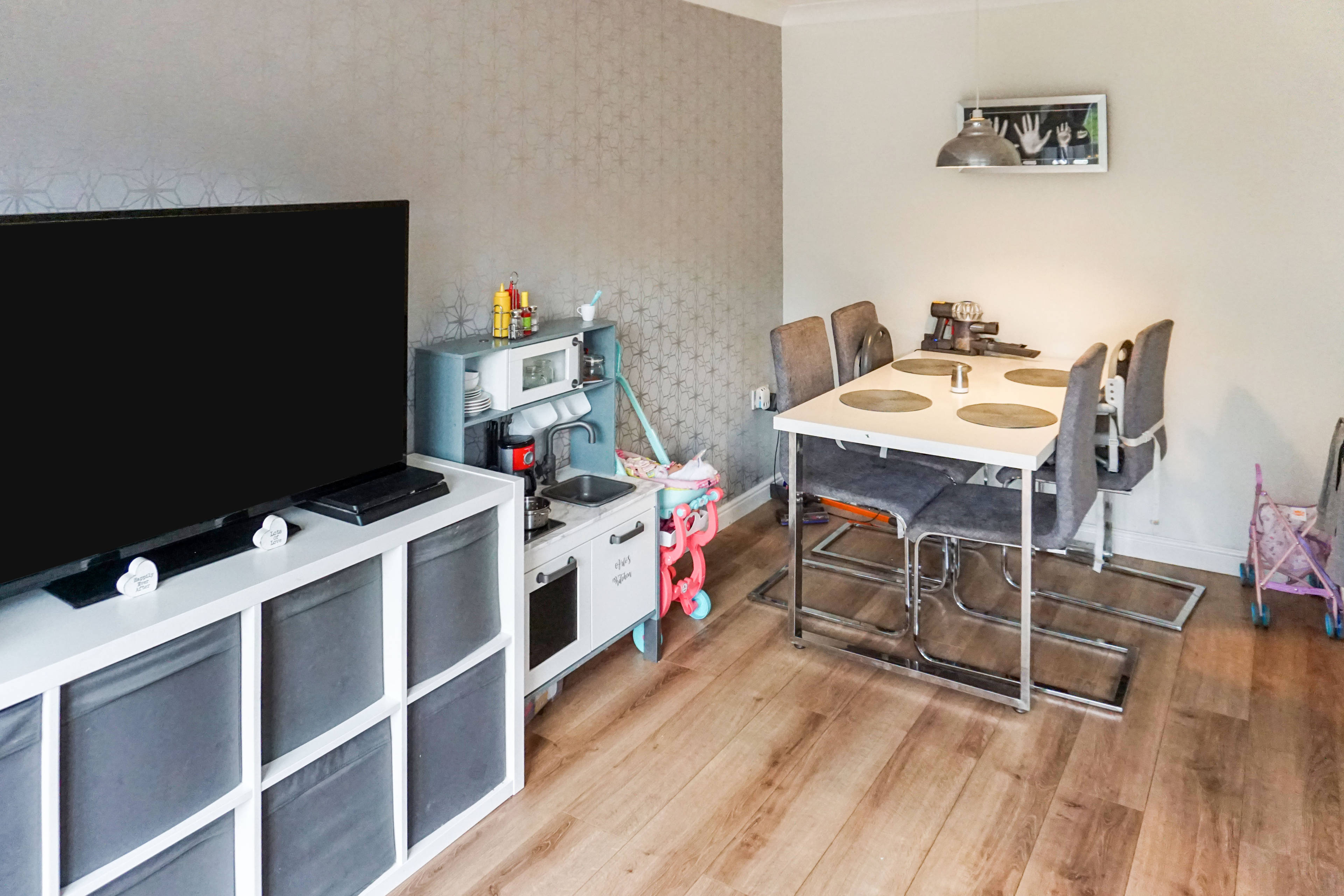 Lounge/Dining Room