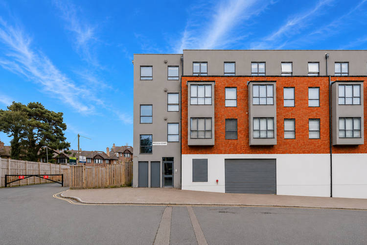 2 bedroom flat